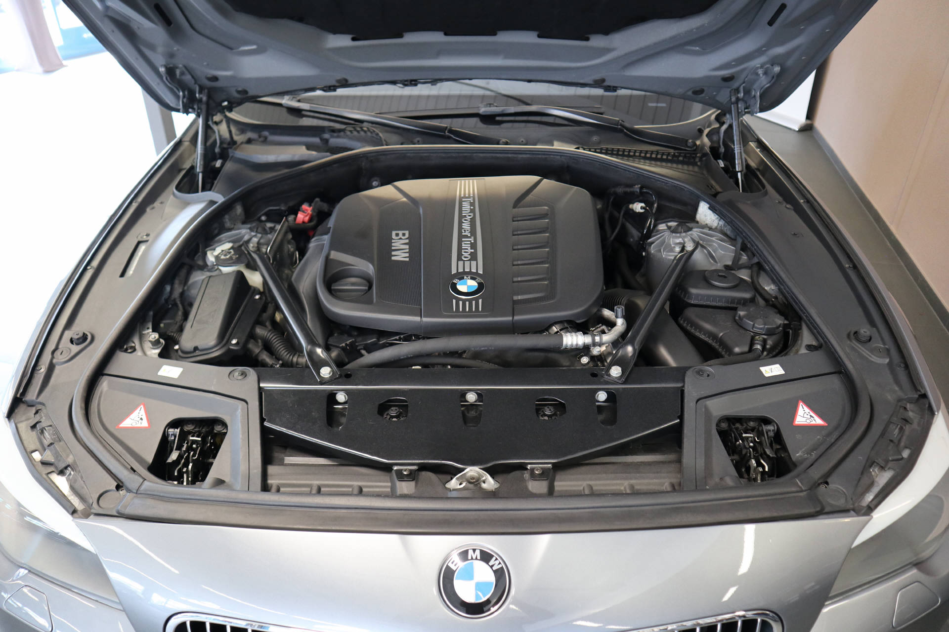 BMW 535d xDrive SAG Touring-image-15