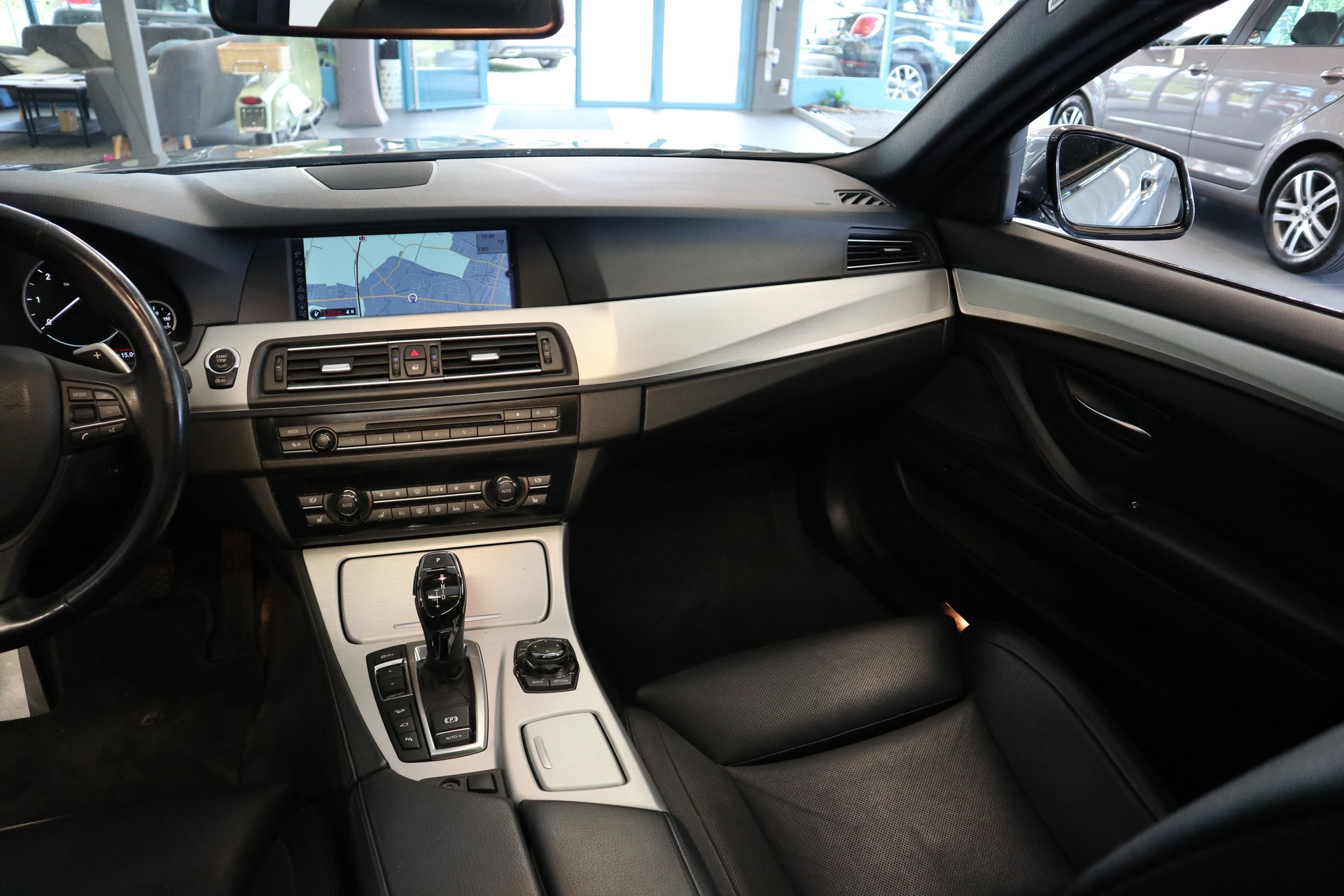BMW 535d xDrive SAG Touring-image-13