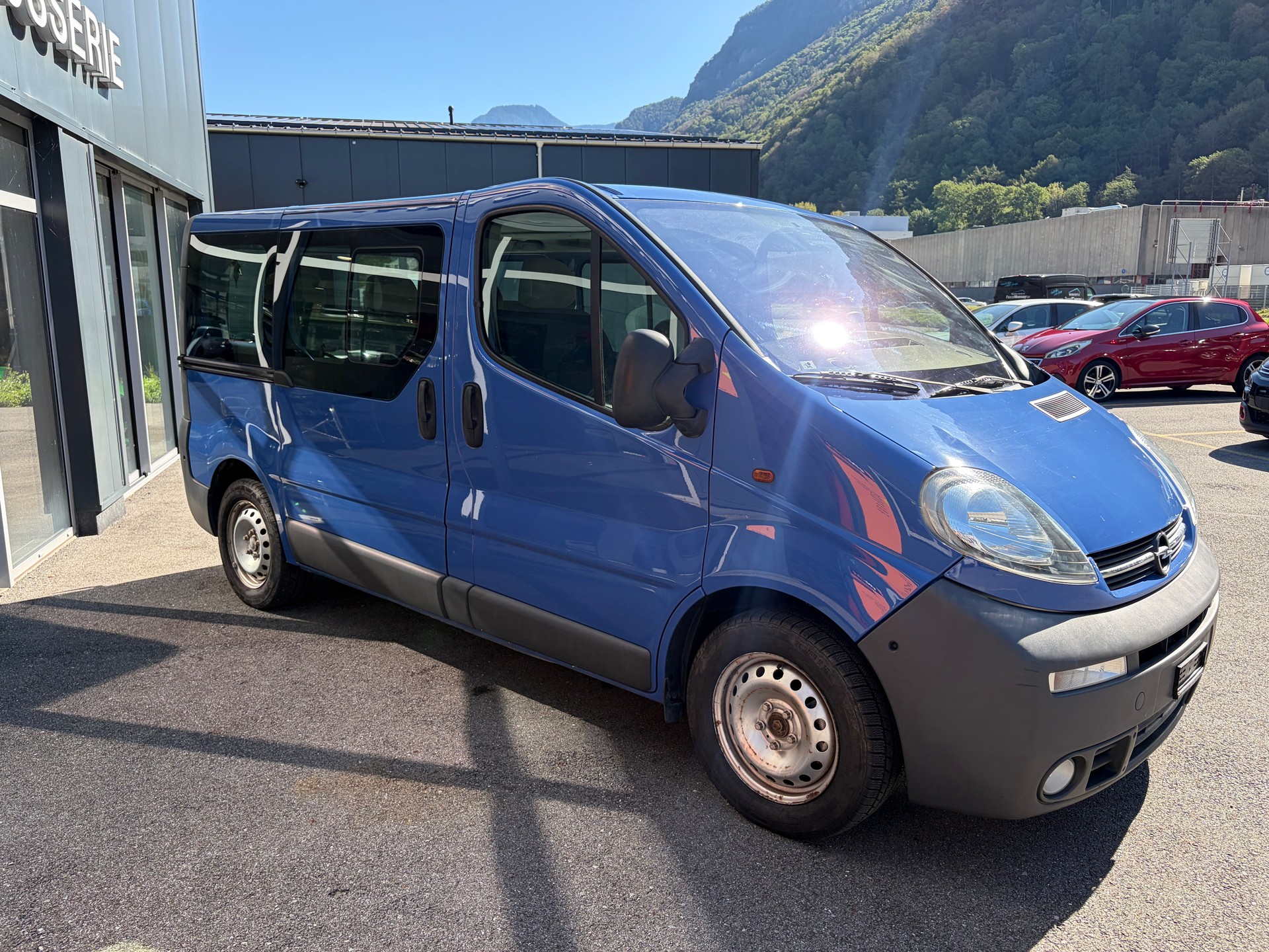 OPEL Vivaro 2.5 CDTI 2.7t-image-4
