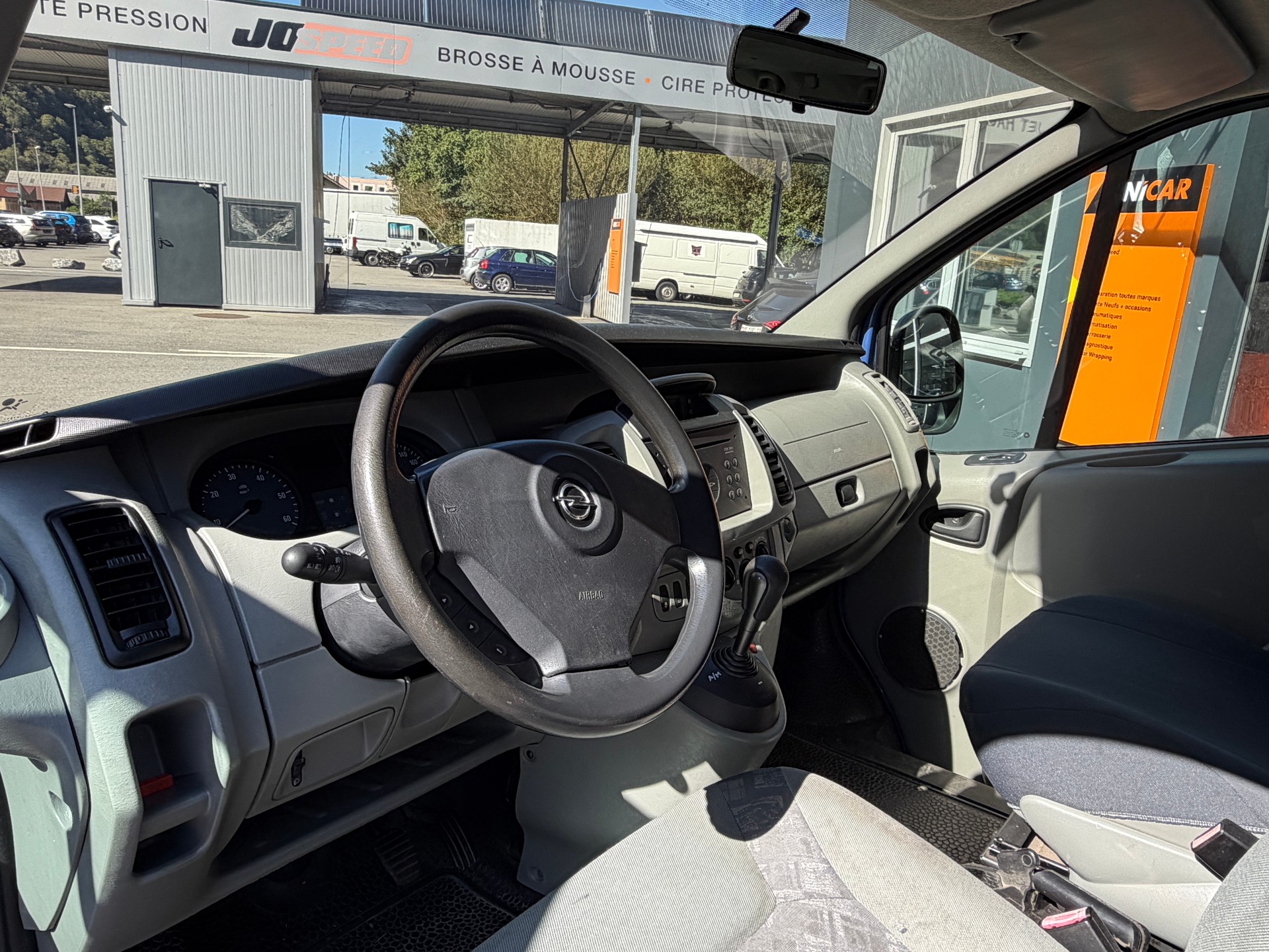 OPEL Vivaro 2.5 CDTI 2.7t-image-8