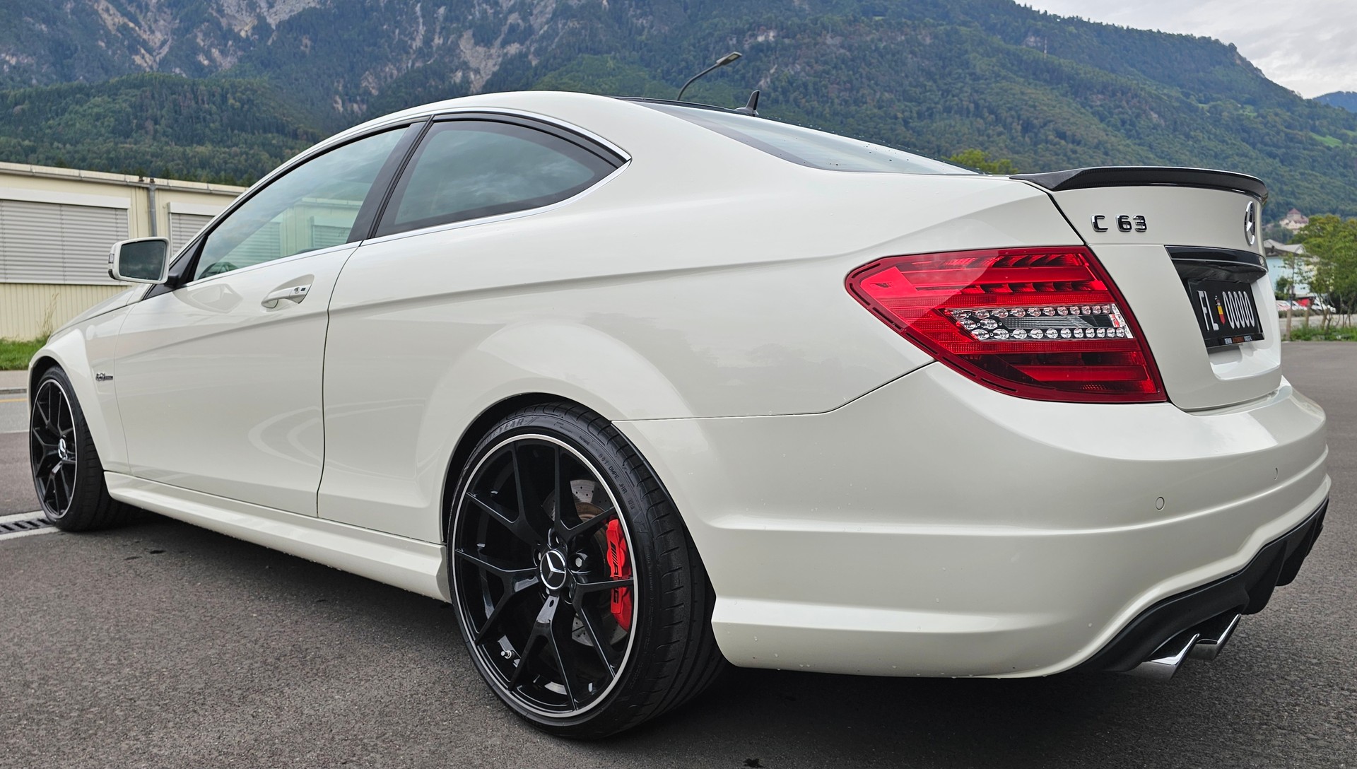 MERCEDES-BENZ C 63 Coupé AMG Speedshift MCT-image-2