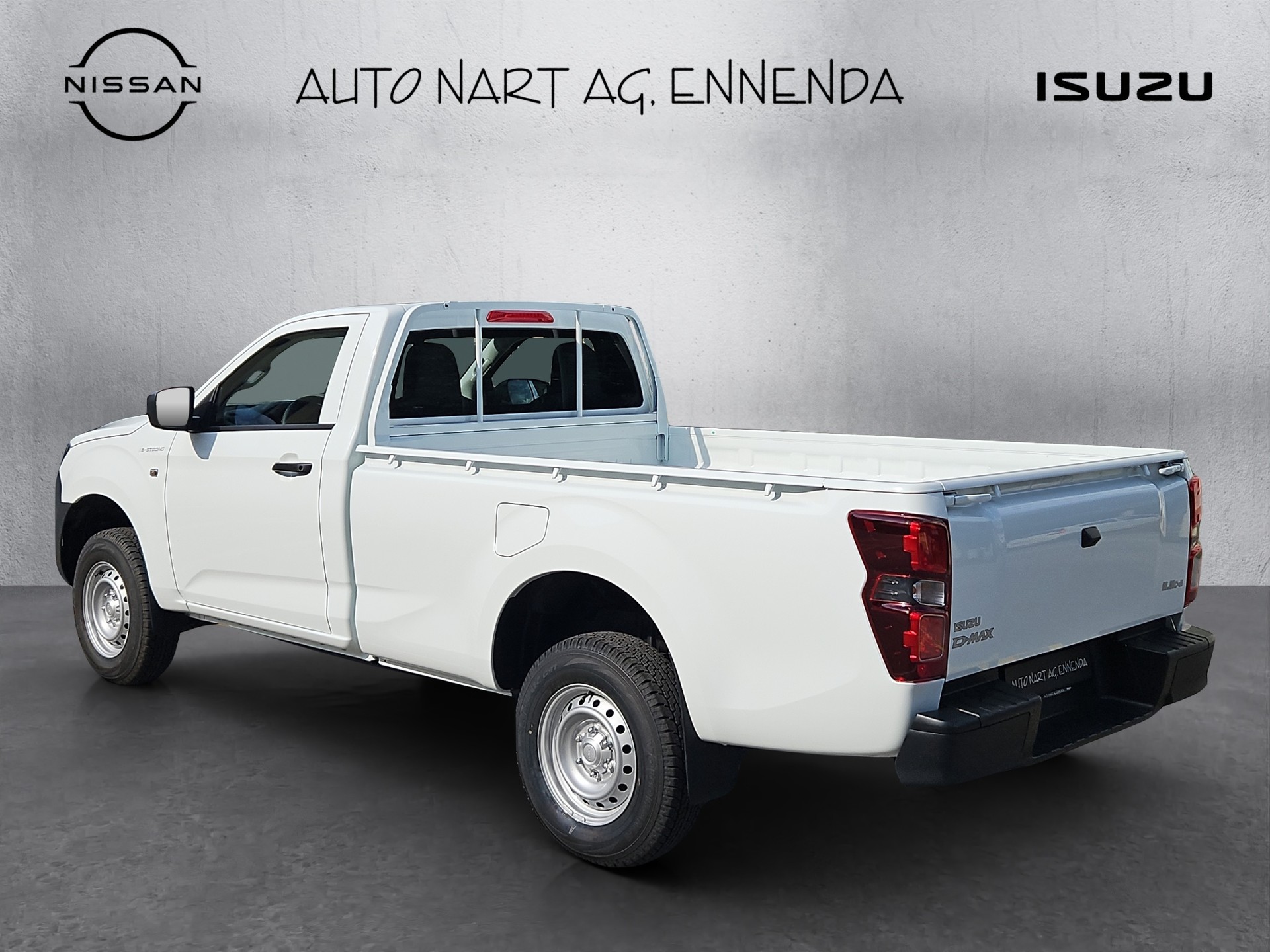 ISUZU Single B-Strong 2.2 DMS M/T 4x4-image-2
