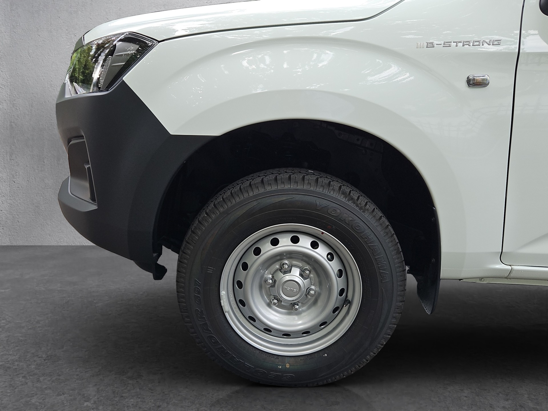ISUZU Single B-Strong 2.2 DMS M/T 4x4-image-20