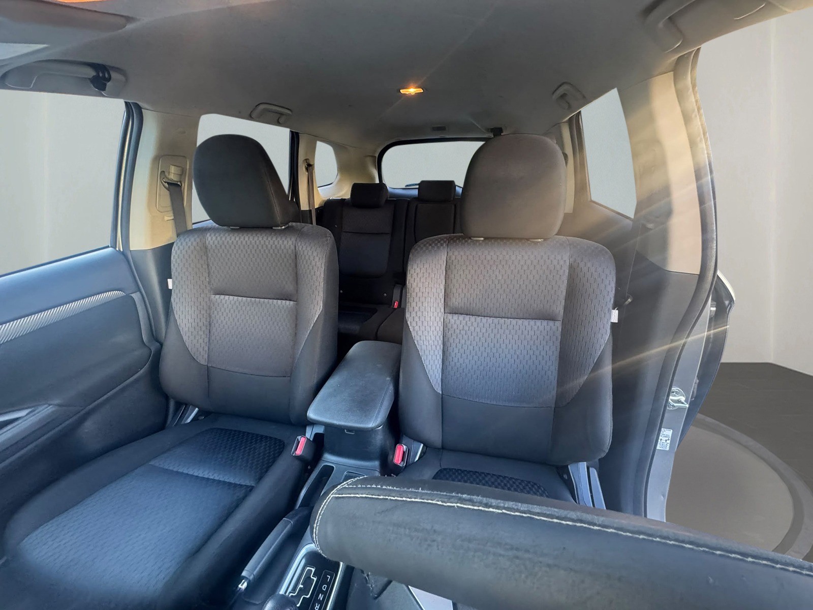 MITSUBISHI Outlander 2.2 DID Intense 4WD Automatic-image-11