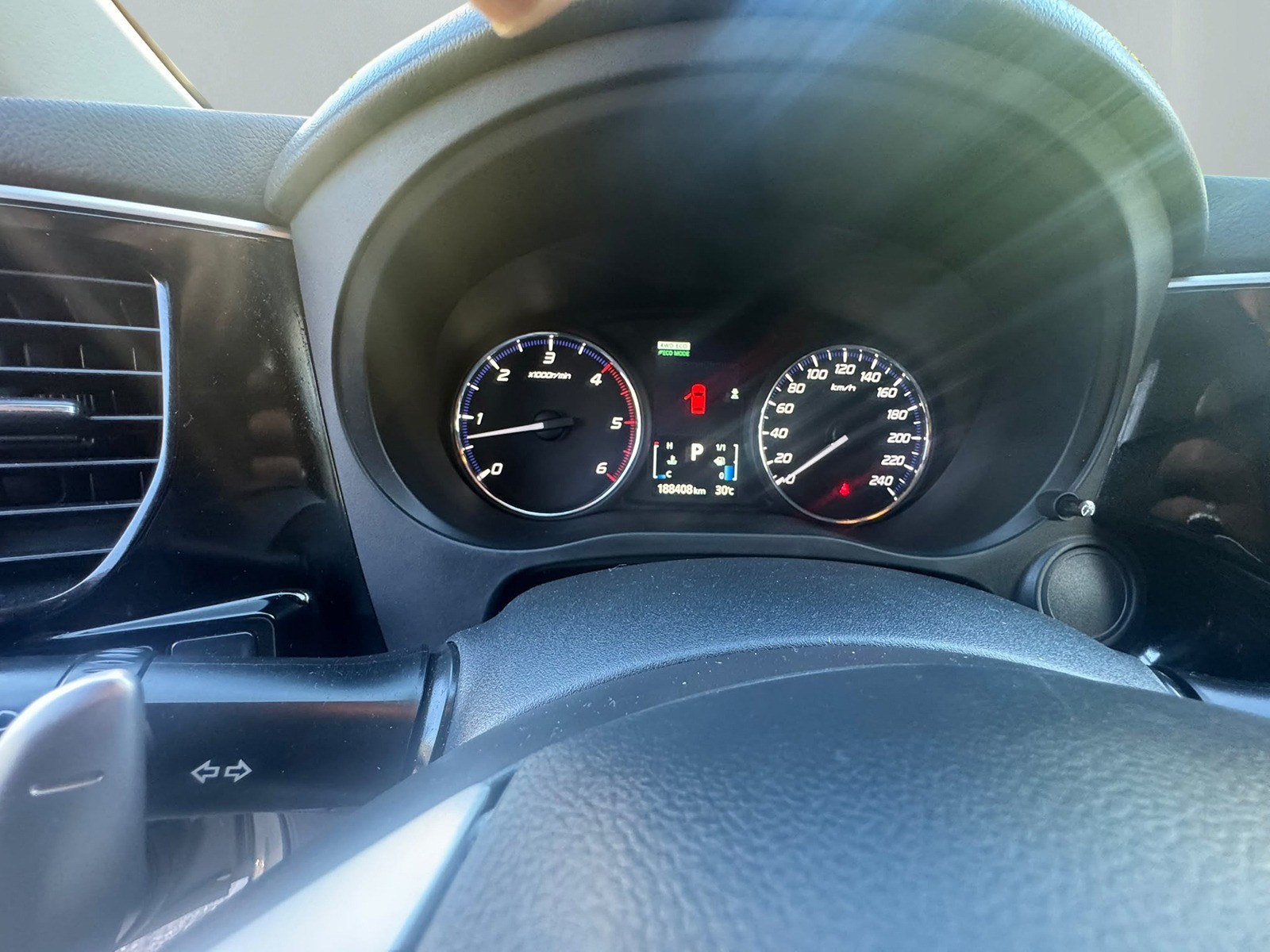 MITSUBISHI Outlander 2.2 DID Intense 4WD Automatic-image-9