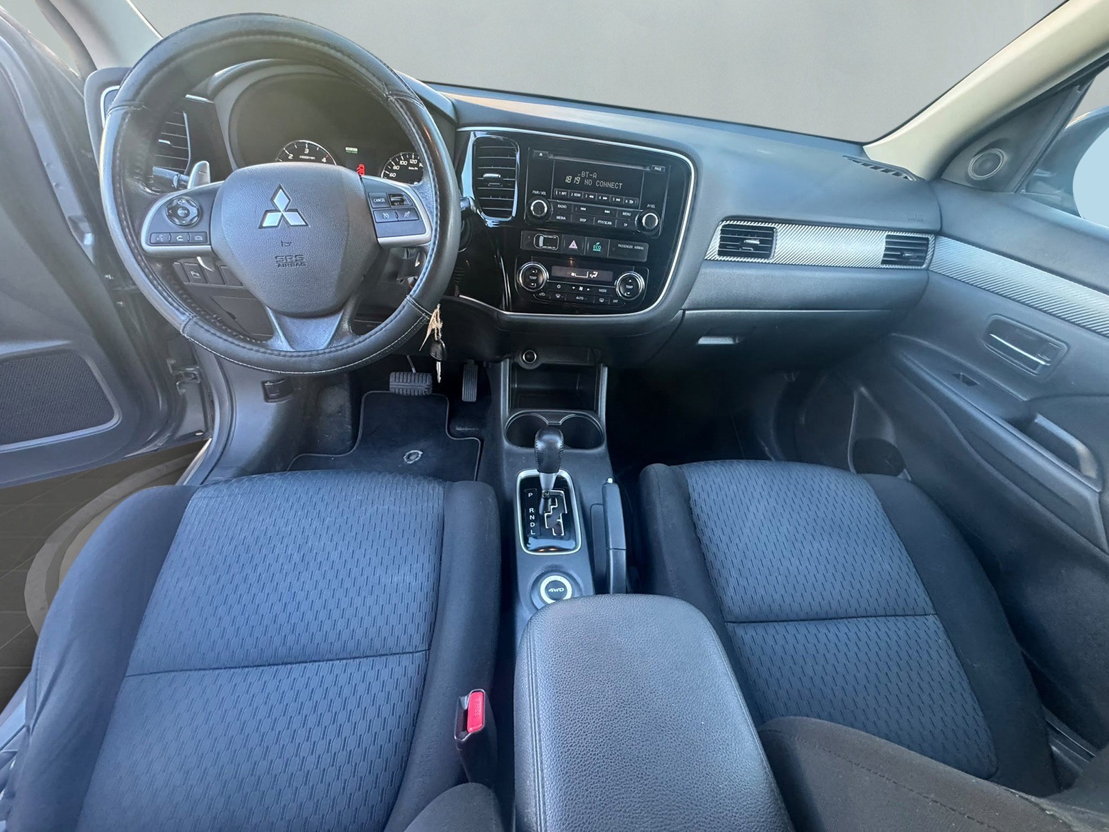 MITSUBISHI Outlander 2.2 DID Intense 4WD Automatic-image-10