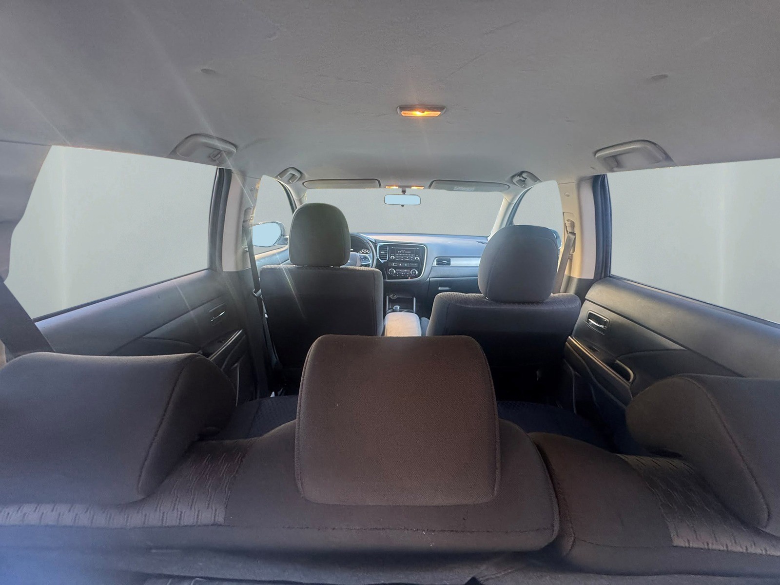 MITSUBISHI Outlander 2.2 DID Intense 4WD Automatic-image-5