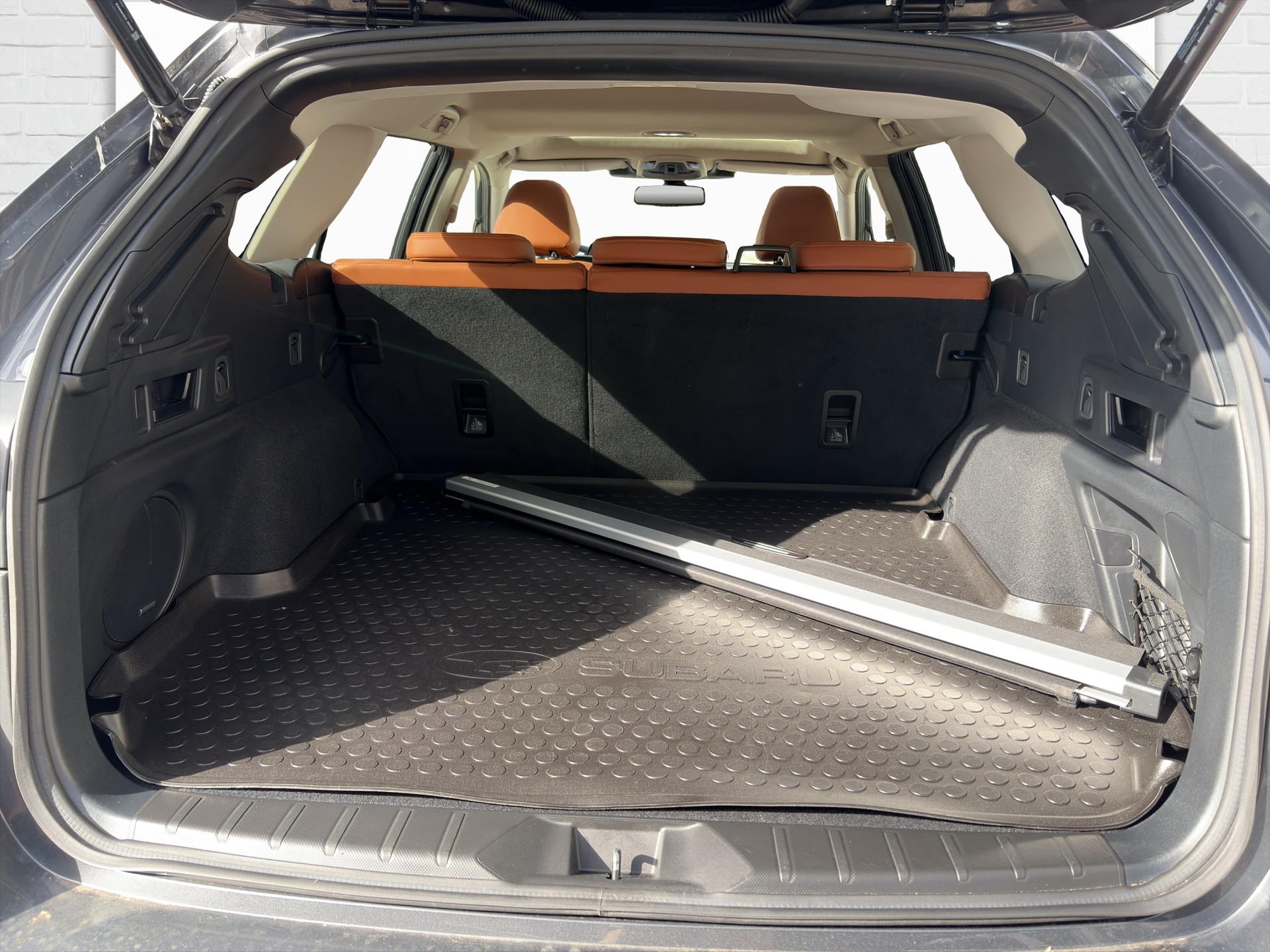 SUBARU Outback 2.5i Luxury AWD Lineartronic-image-8
