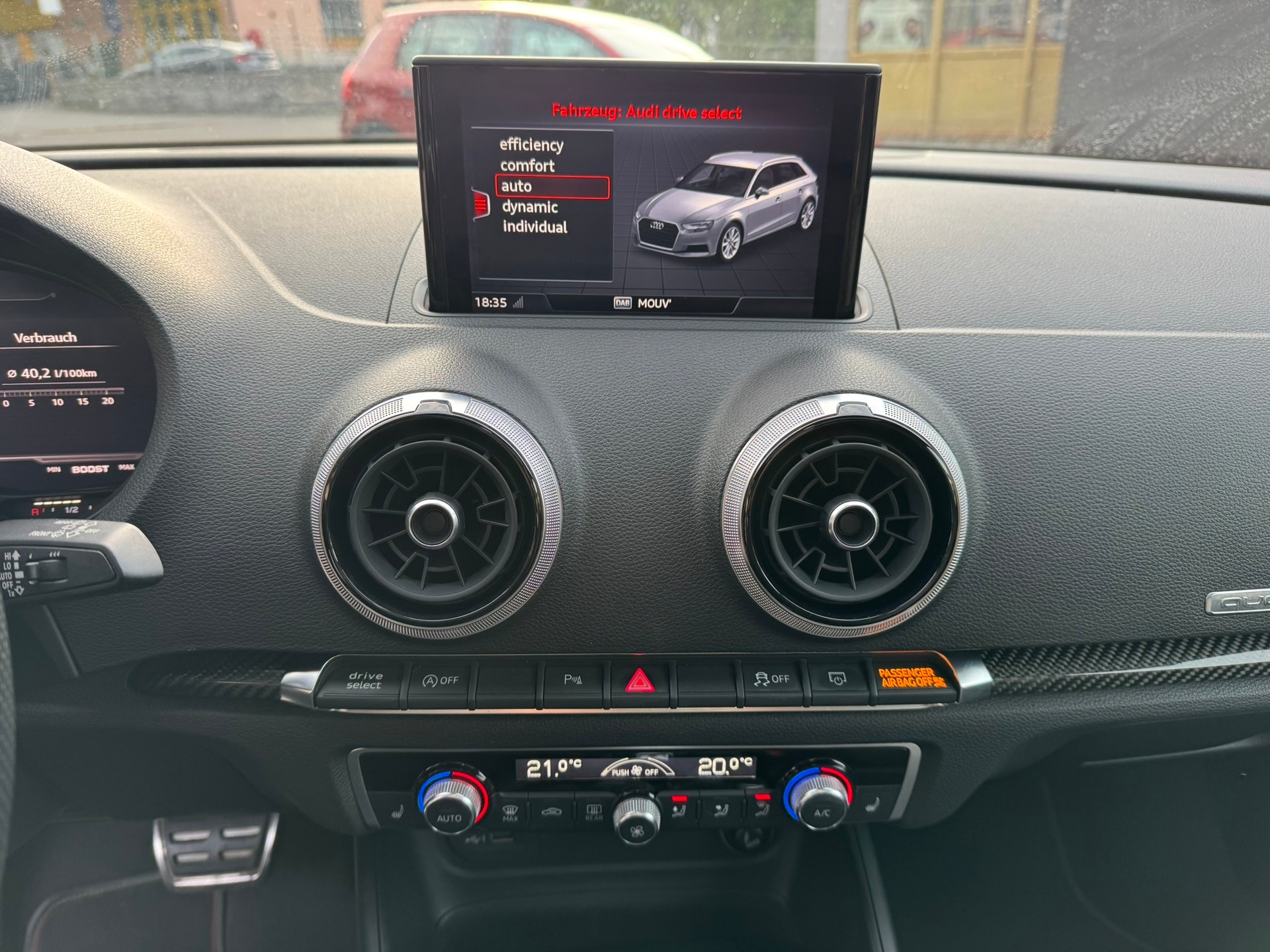 AUDI S3 Sportback 2.0 TFSI quattro S-tronic-image-12