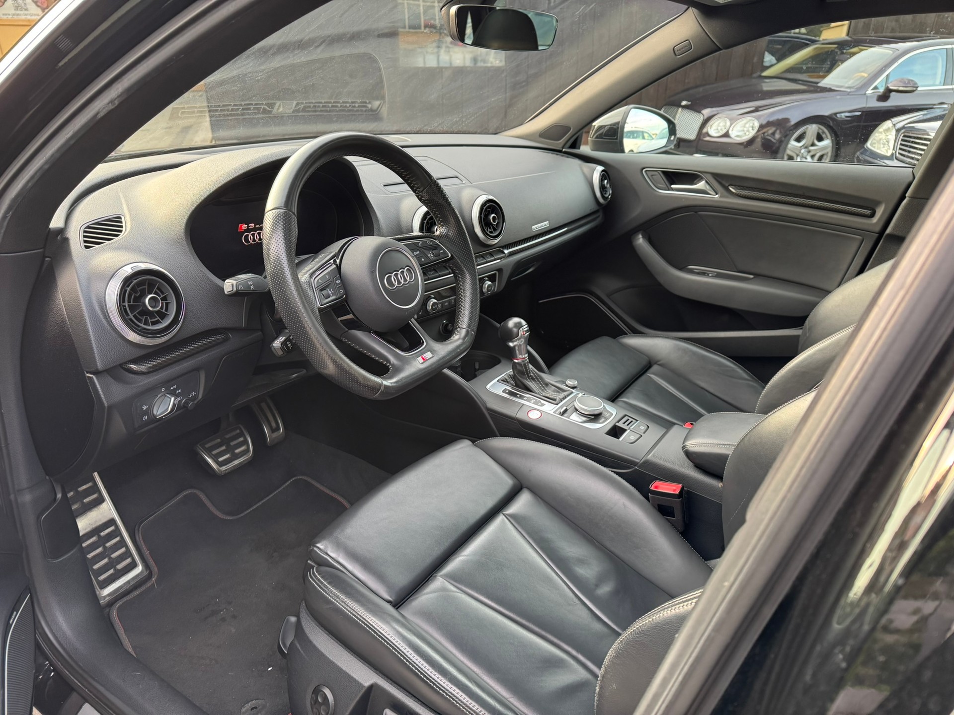 AUDI S3 Sportback 2.0 TFSI quattro S-tronic-image-8