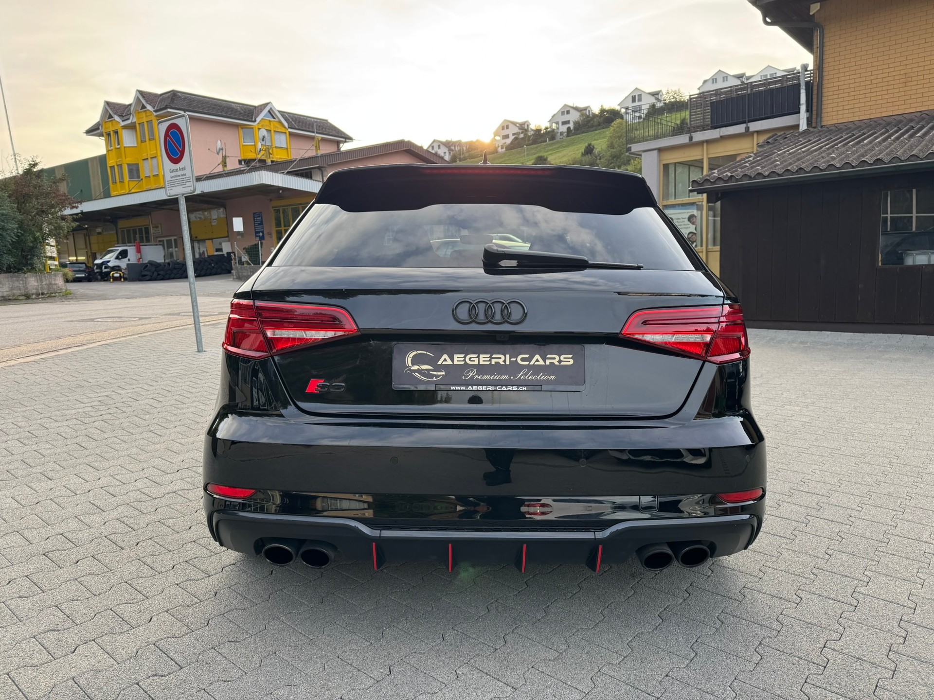 AUDI S3 Sportback 2.0 TFSI quattro S-tronic-image-5