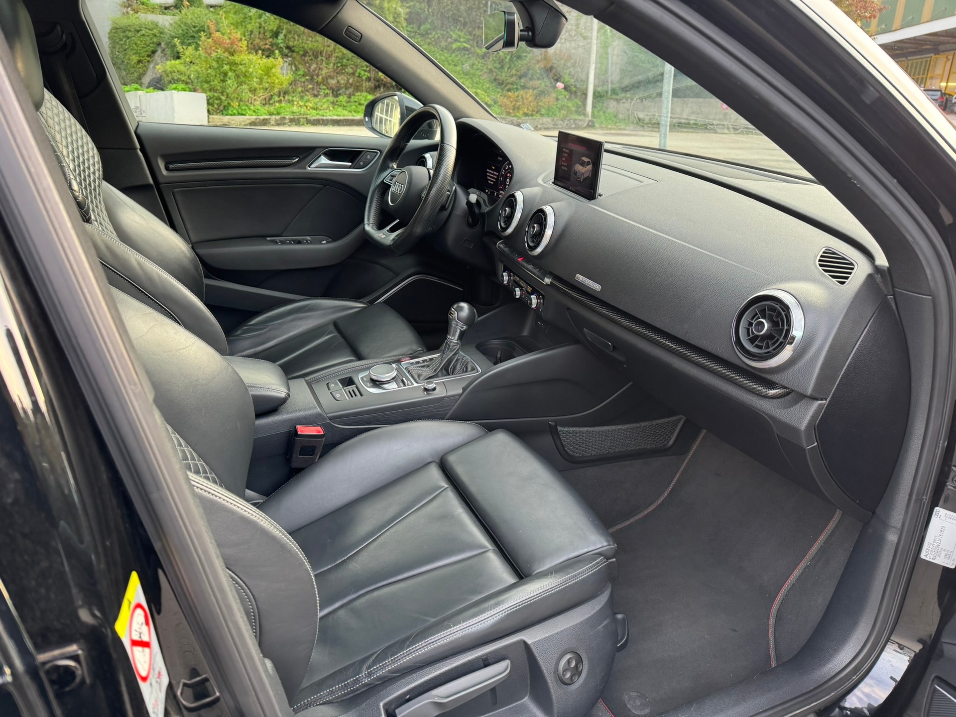 AUDI S3 Sportback 2.0 TFSI quattro S-tronic-image-9