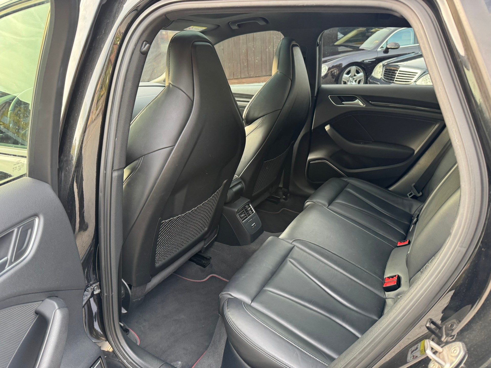 AUDI S3 Sportback 2.0 TFSI quattro S-tronic-image-14