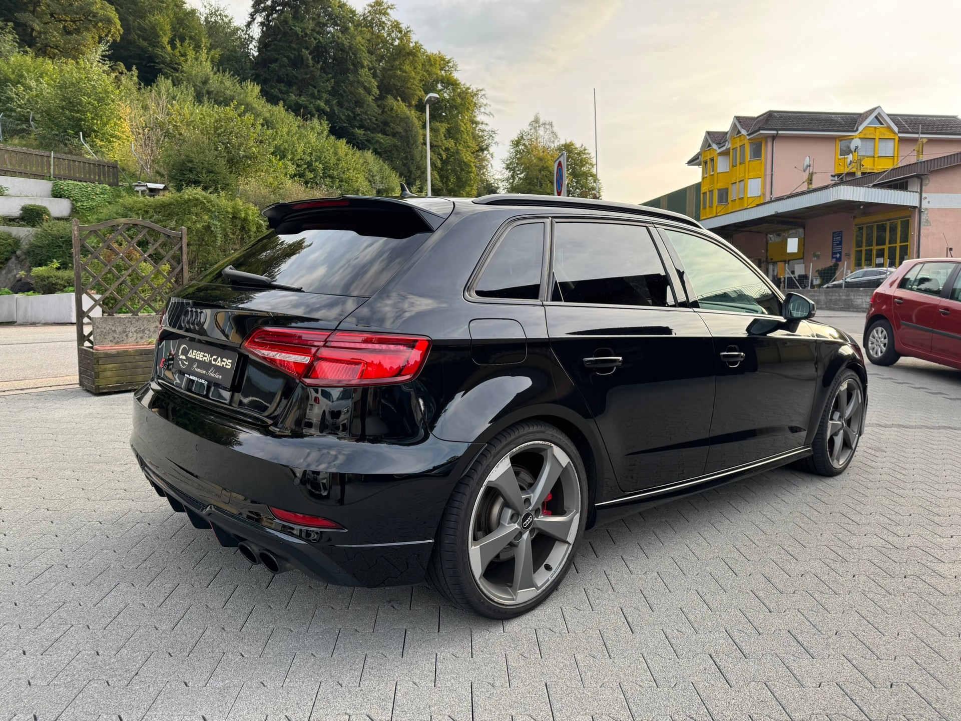 AUDI S3 Sportback 2.0 TFSI quattro S-tronic-image-4