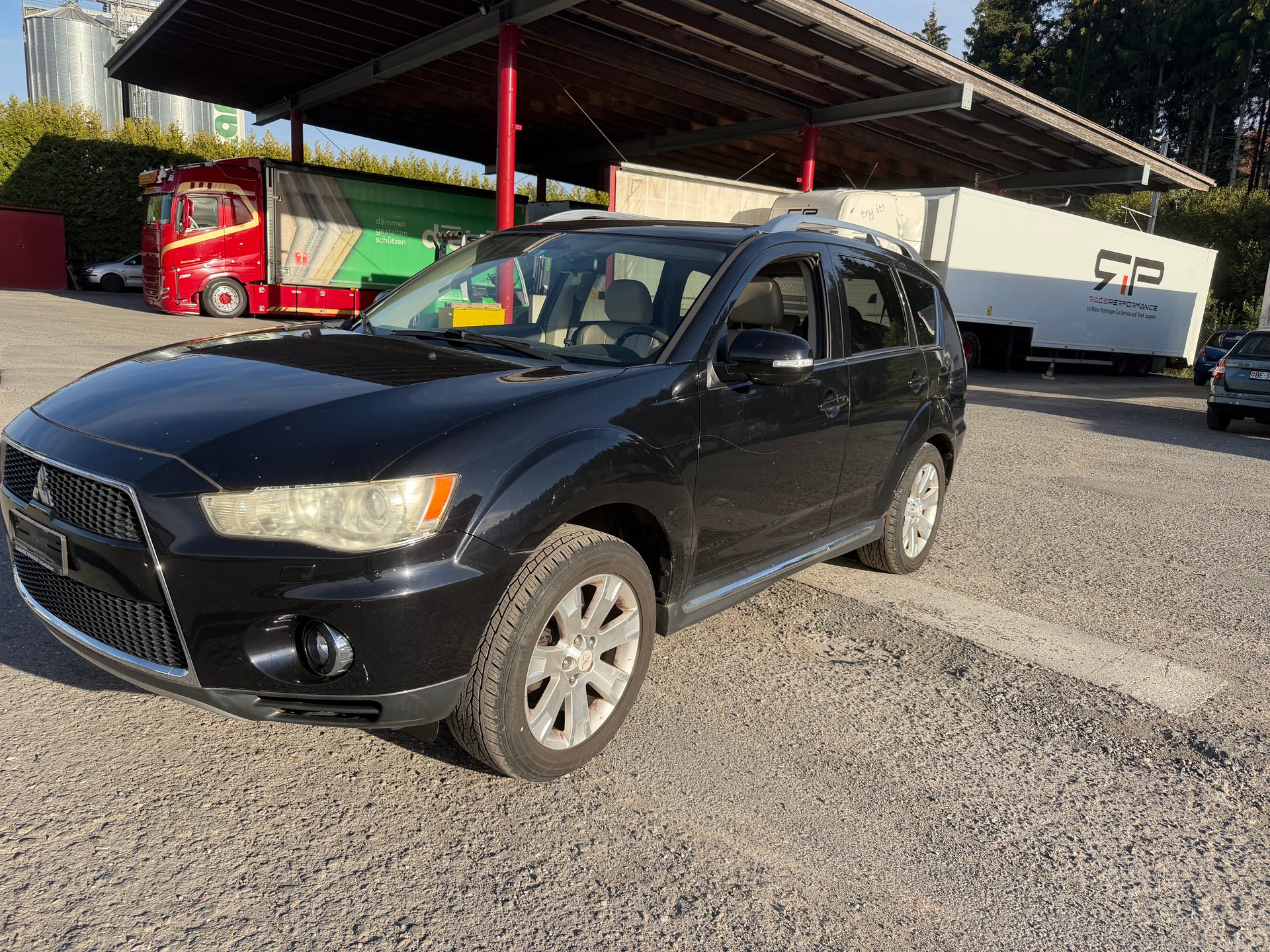 MITSUBISHI Outlander 2.4 Instyle 4WD CVT-image-2