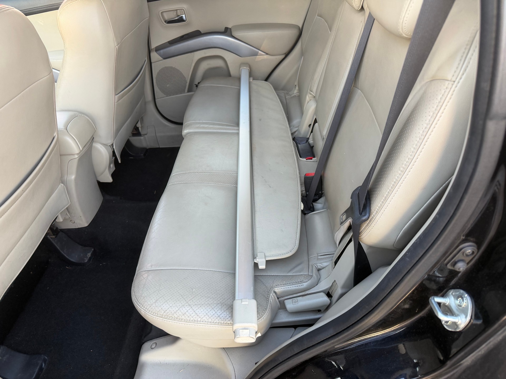MITSUBISHI Outlander 2.4 Instyle 4WD CVT-image-7