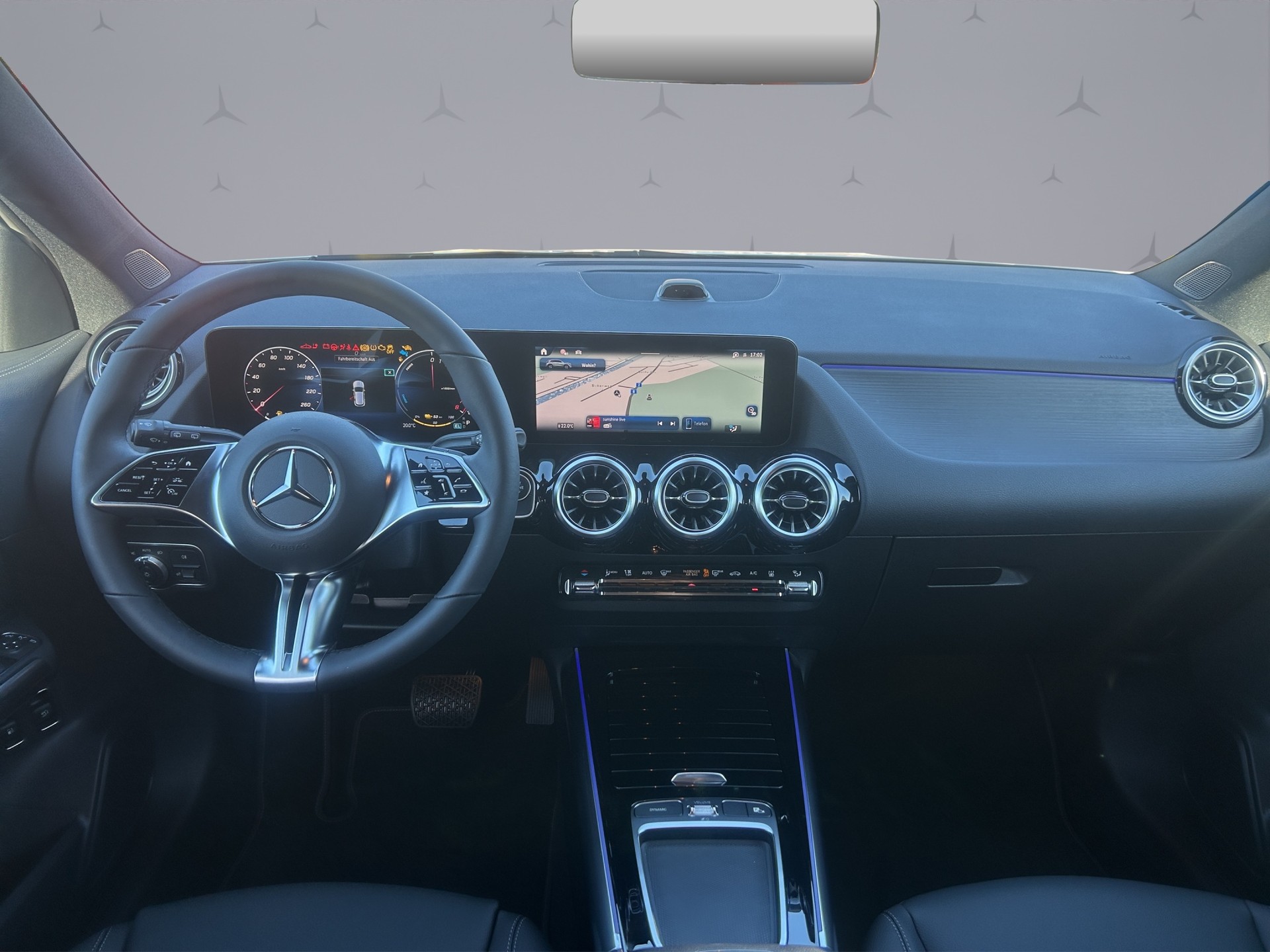 MERCEDES-BENZ GLA-Klasse H247 GLA 250 e EQ Star Progressive-image-12