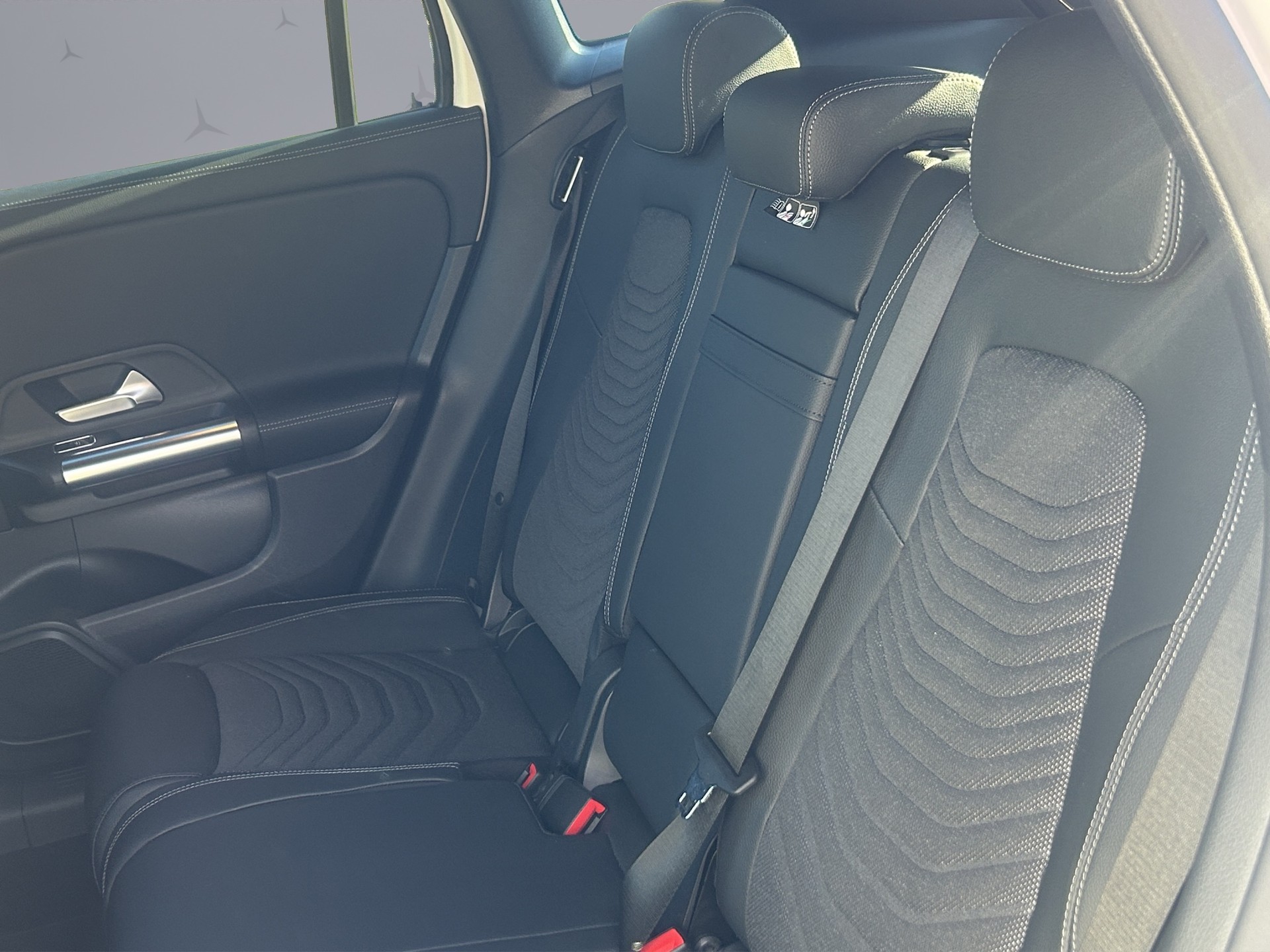 MERCEDES-BENZ GLA-Klasse H247 GLA 250 e EQ Star Progressive-image-9