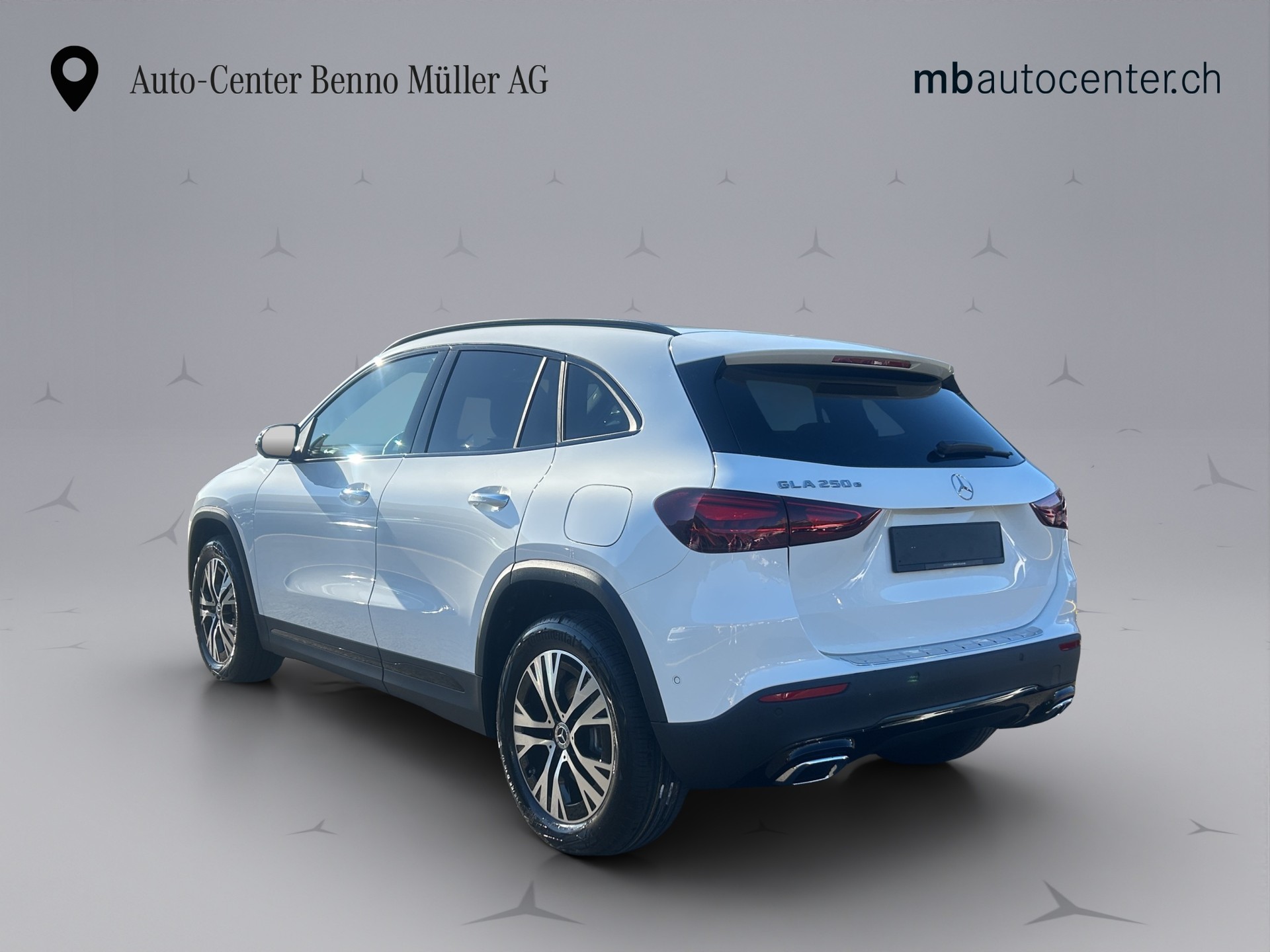 MERCEDES-BENZ GLA-Klasse H247 GLA 250 e EQ Star Progressive-image-2
