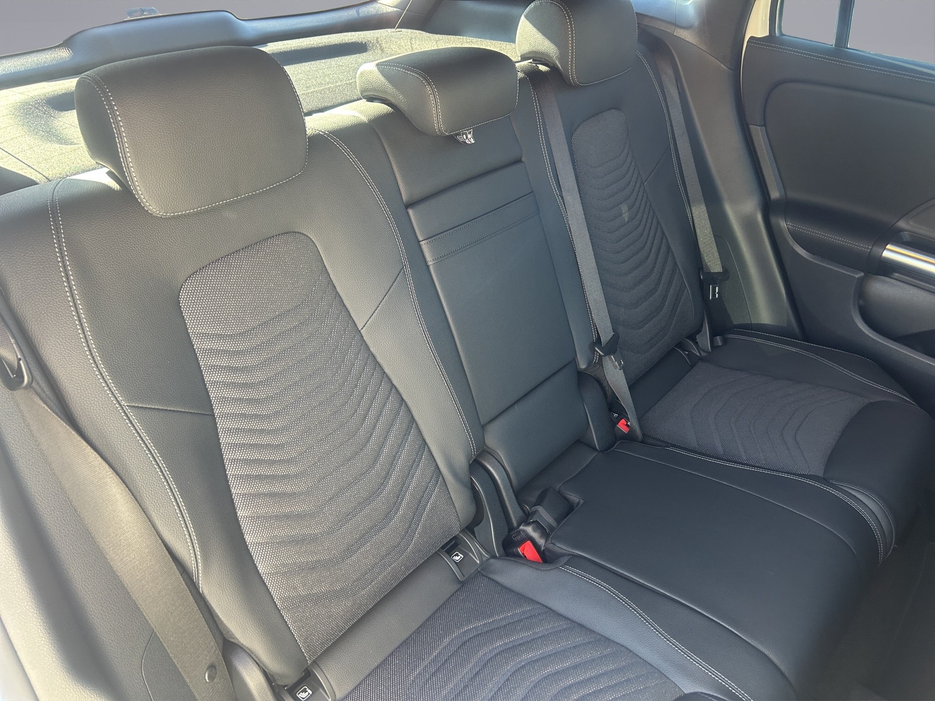 MERCEDES-BENZ GLA-Klasse H247 GLA 250 e EQ Star Progressive-image-16