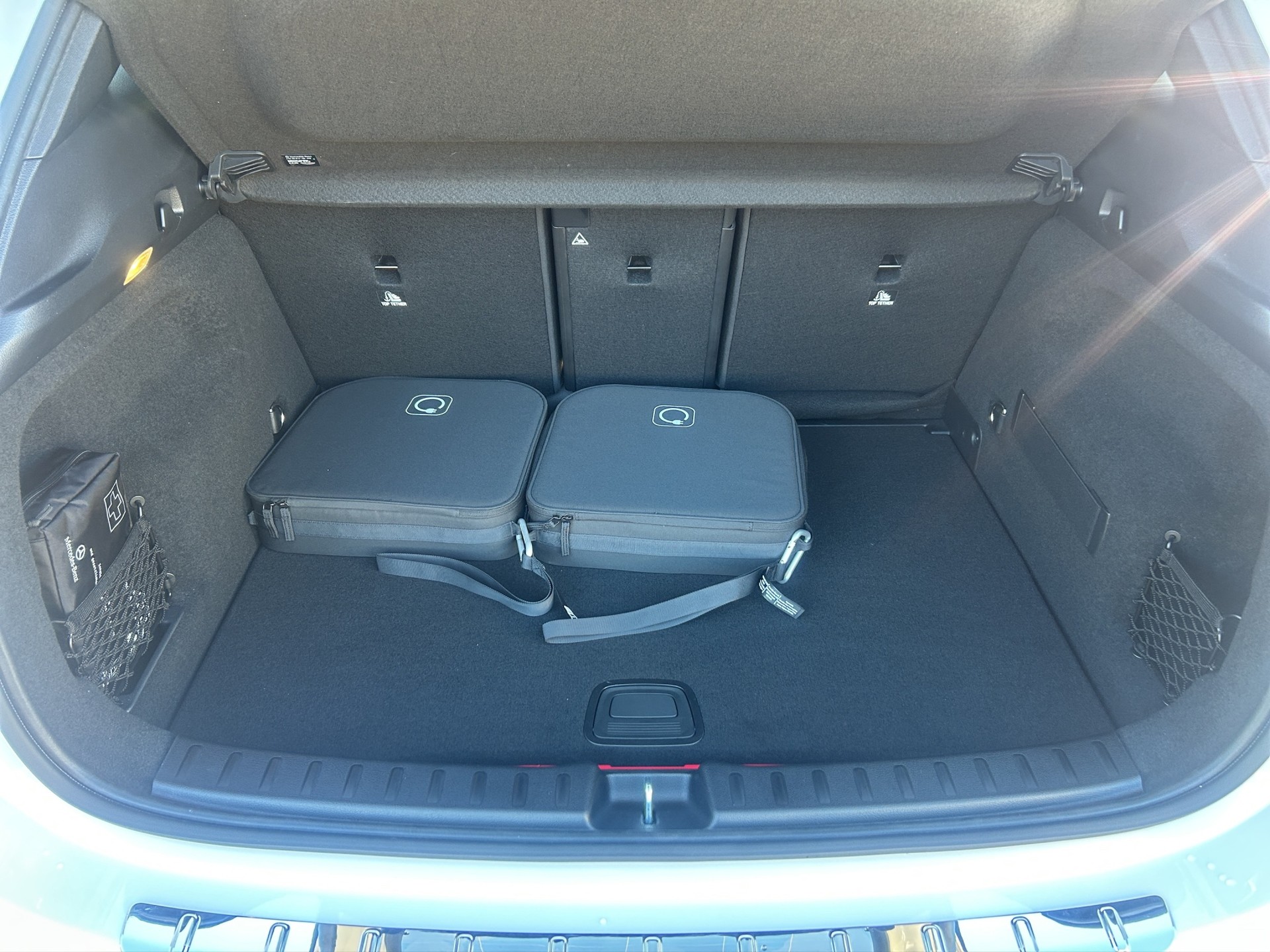 MERCEDES-BENZ GLA-Klasse H247 GLA 250 e EQ Star Progressive-image-17