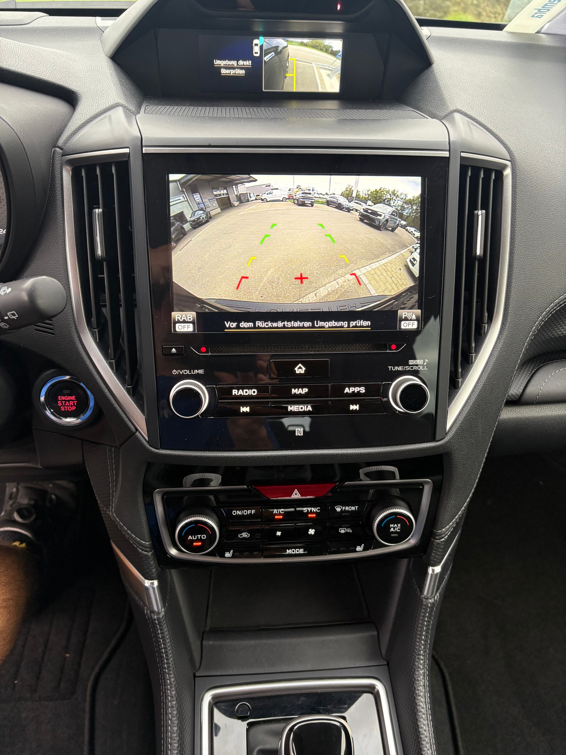 SUBARU Forester Station 2.0i e-Boxer Black Edition-image-9