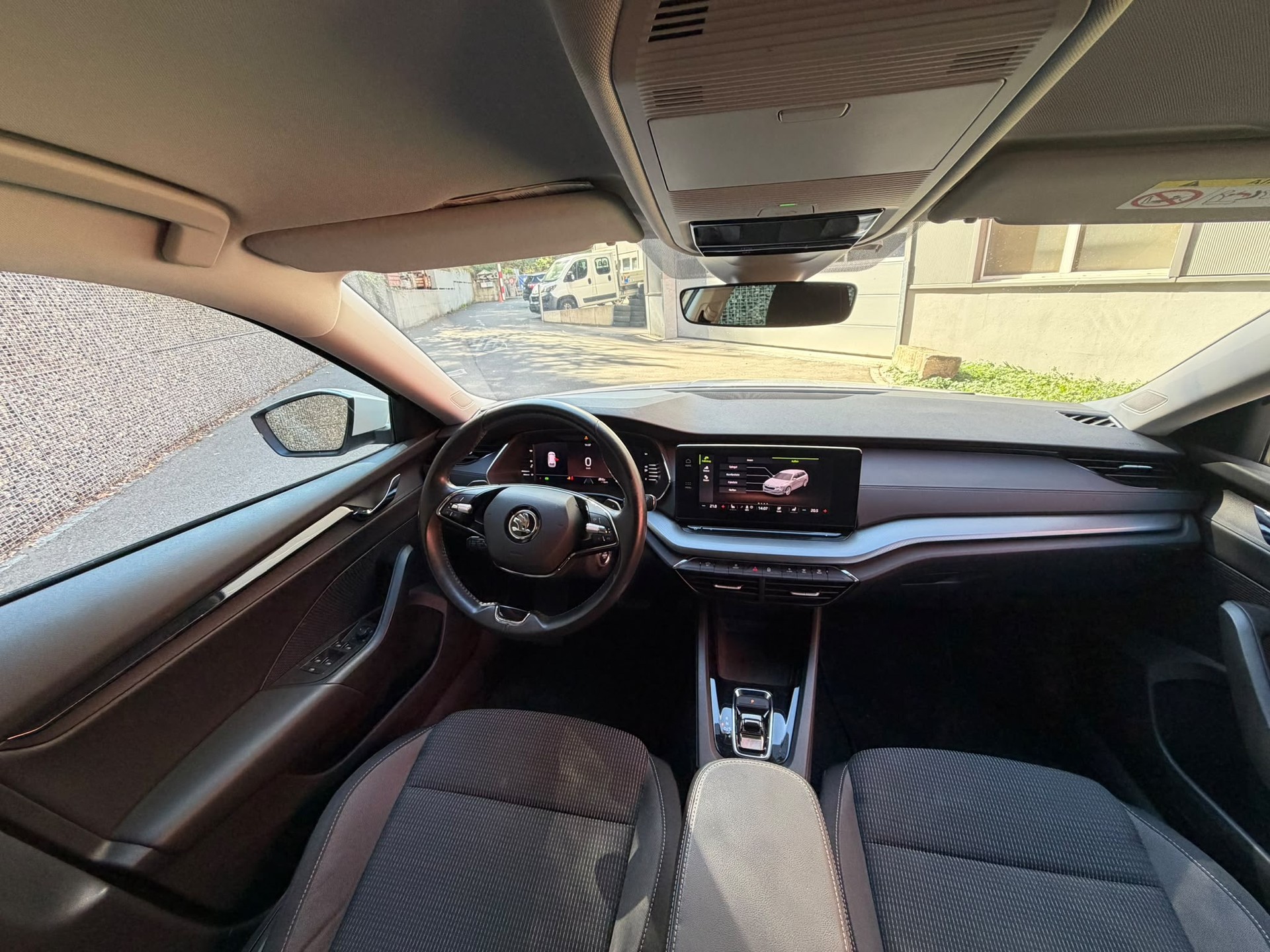 SKODA Octavia Combi 2.0 TDI DSG Style-image-7