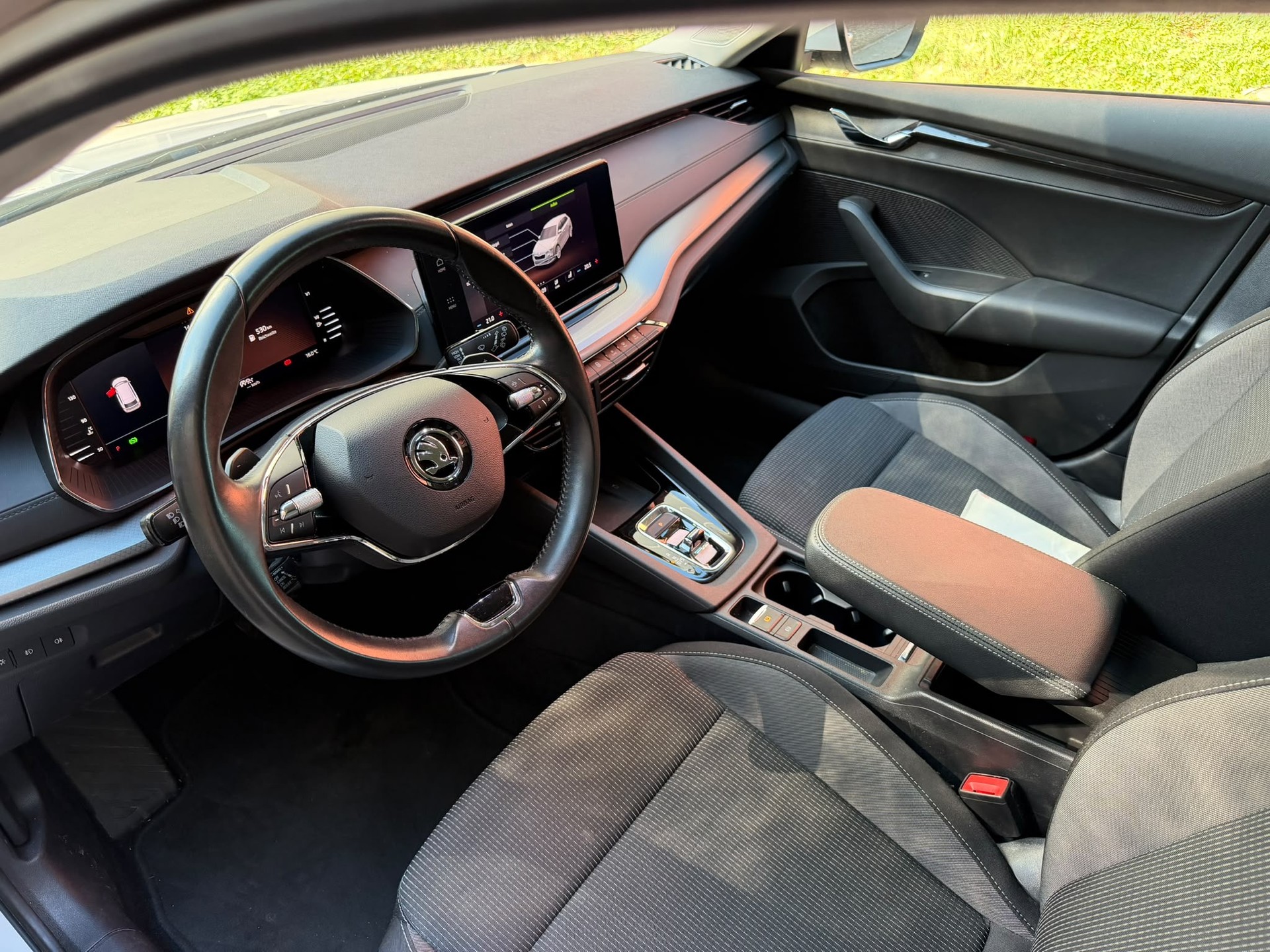 SKODA Octavia Combi 2.0 TDI DSG Style-image-5