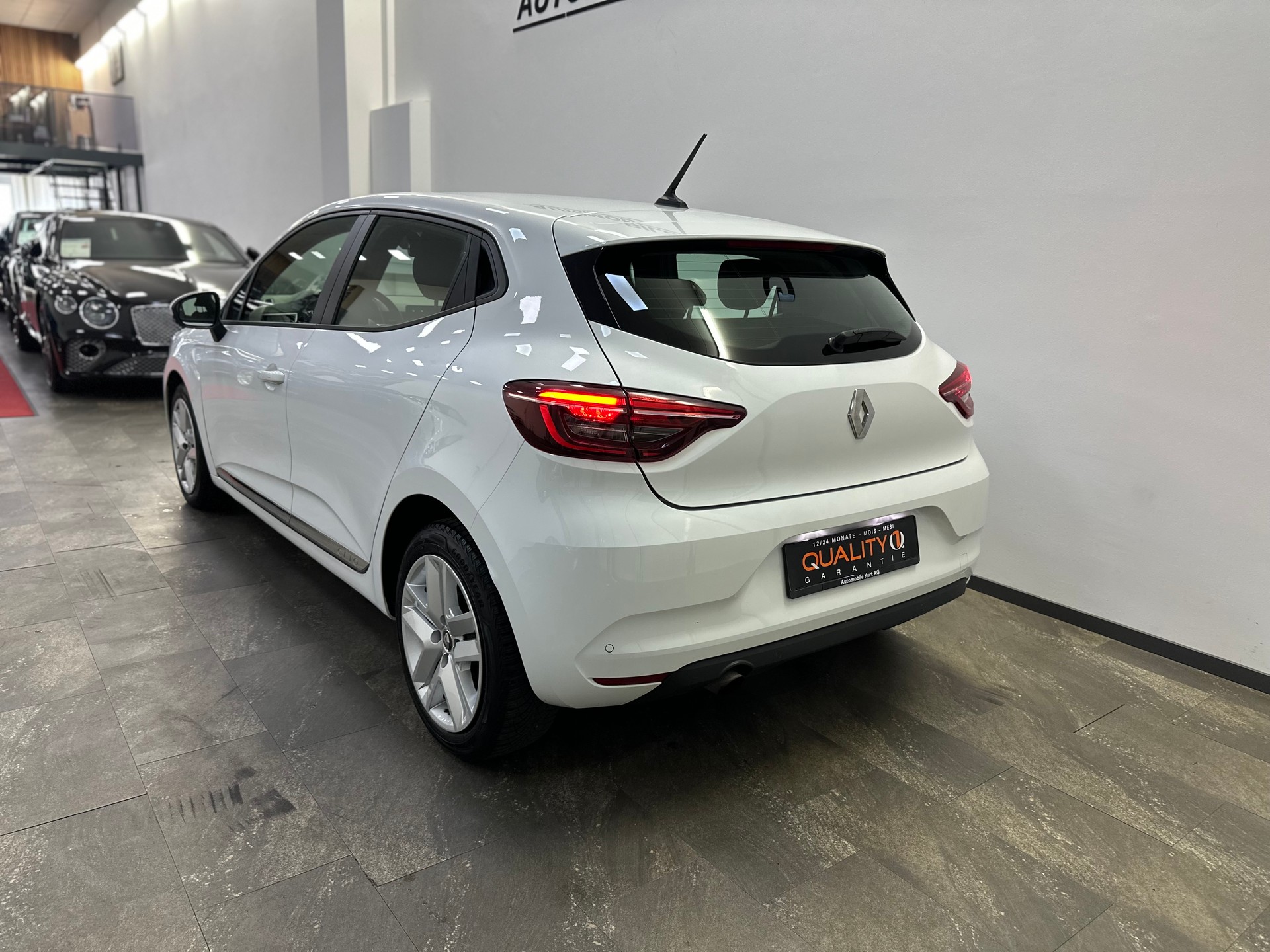 RENAULT Clio 1.0 Business-image-3