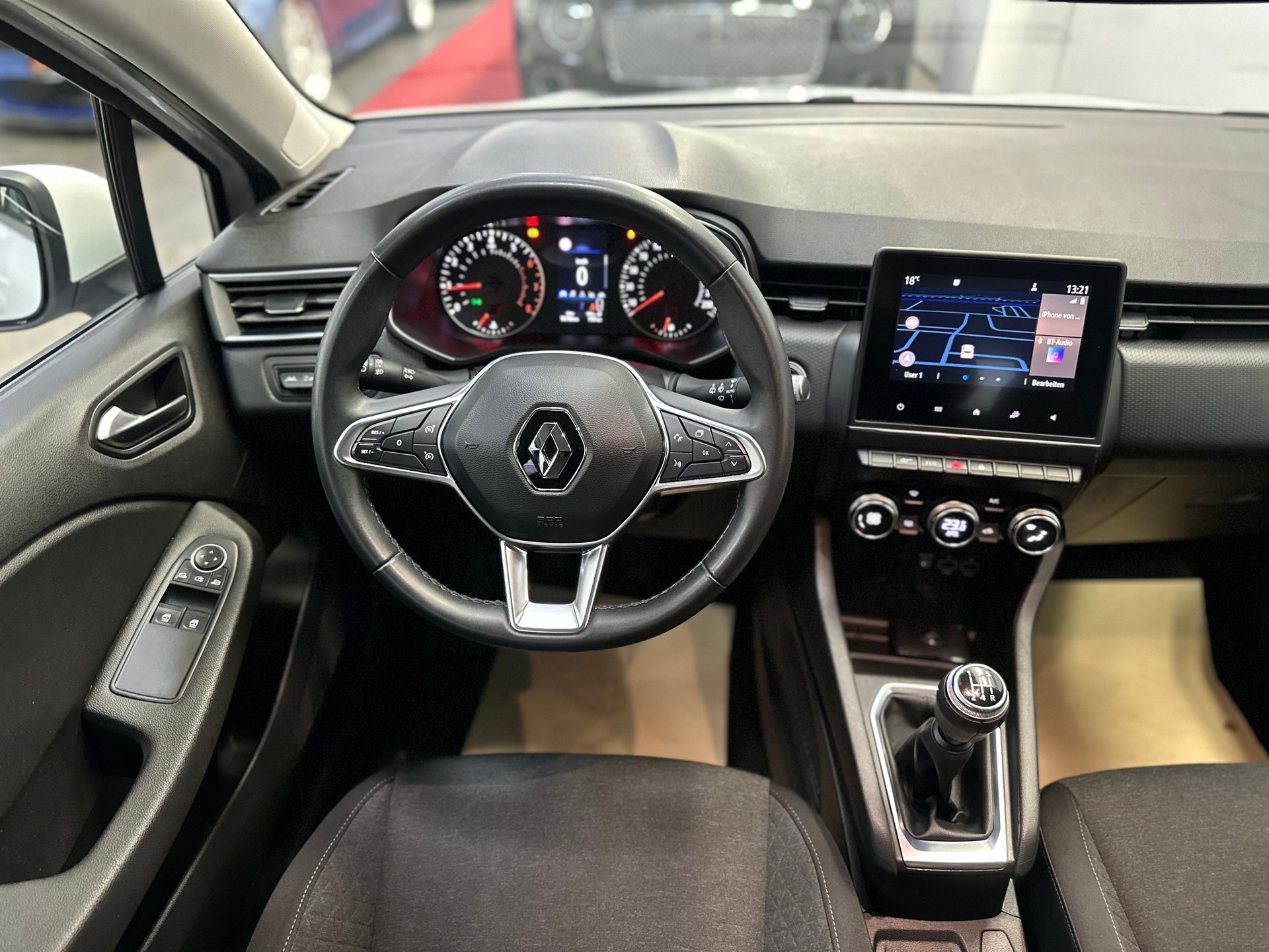 RENAULT Clio 1.0 Business-image-9