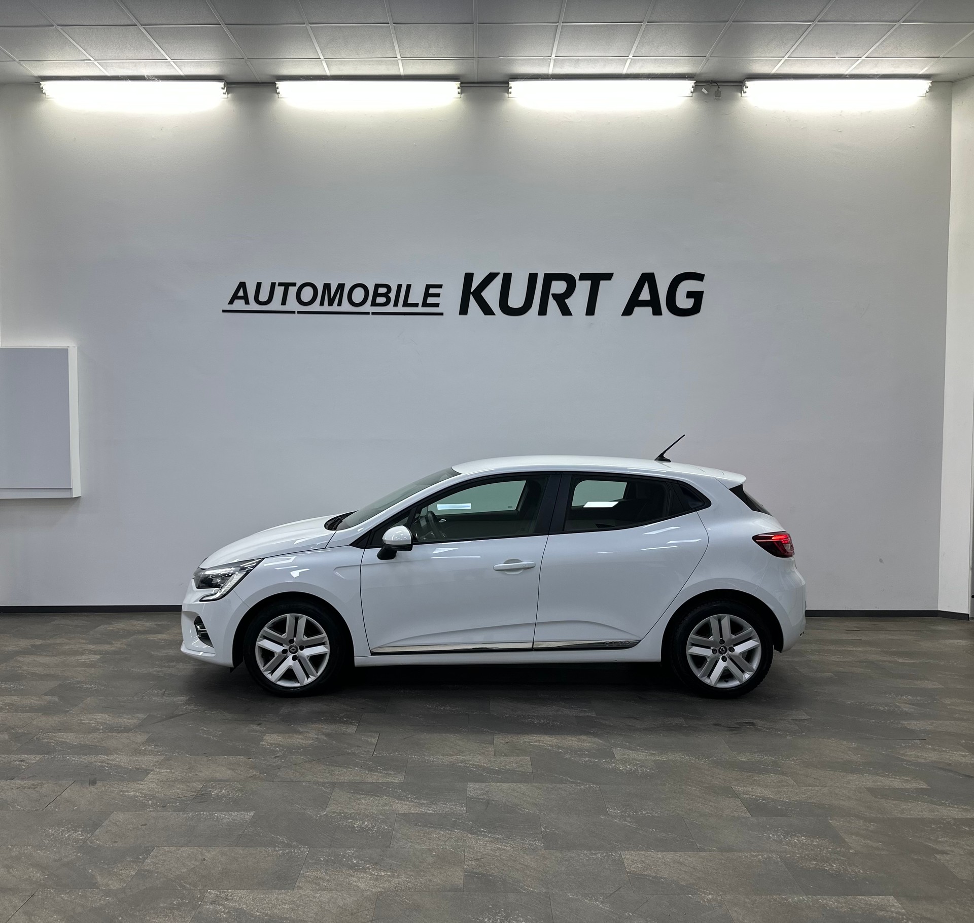 RENAULT Clio 1.0 Business-image-2