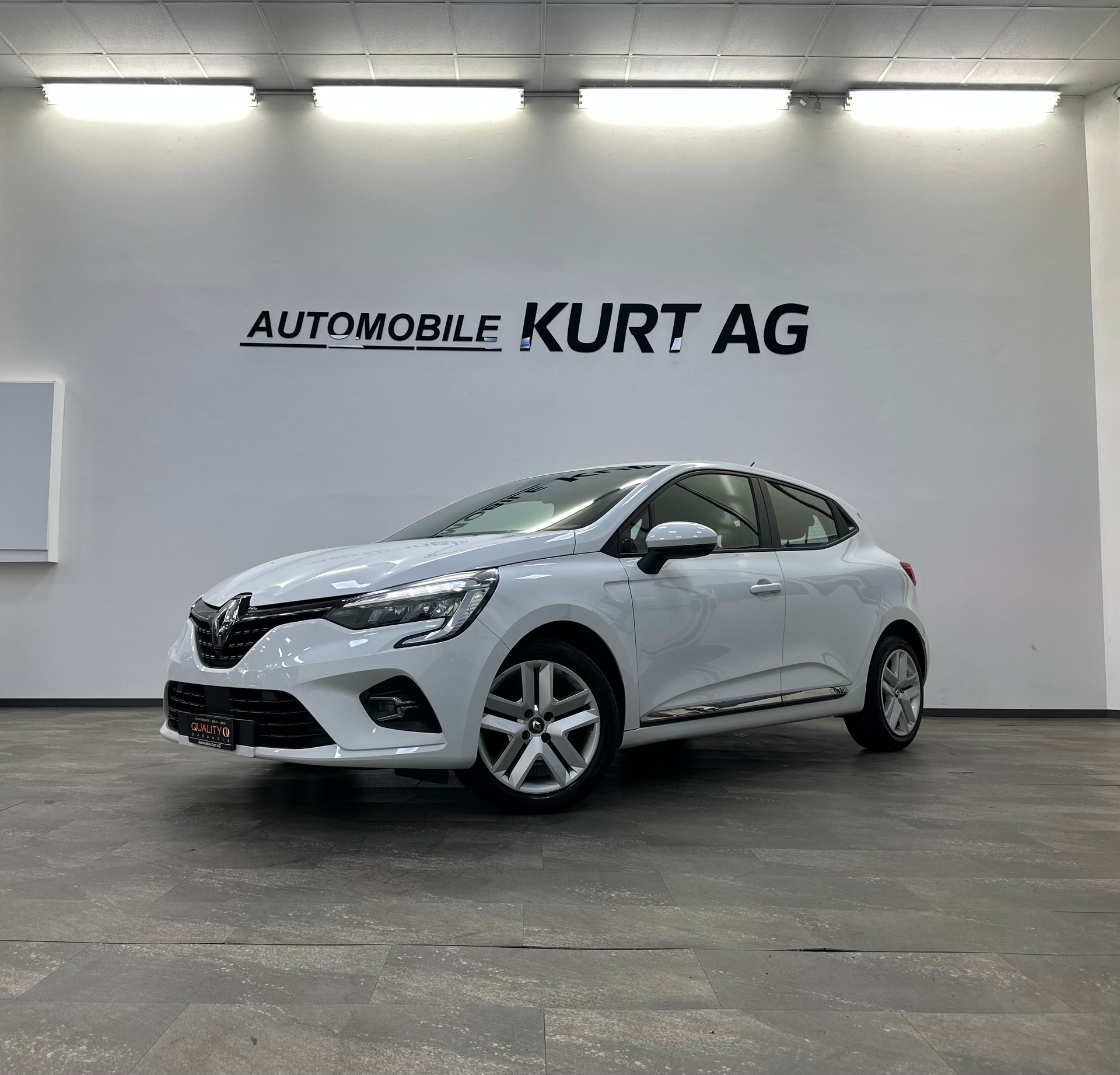 RENAULT Clio 1.0 Business-image-1