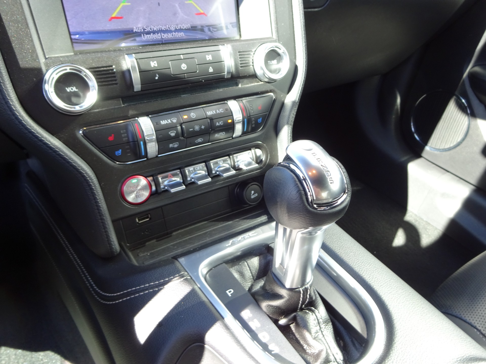 FORD Mustang Fastback 5.0 V8 GT Automat-image-9