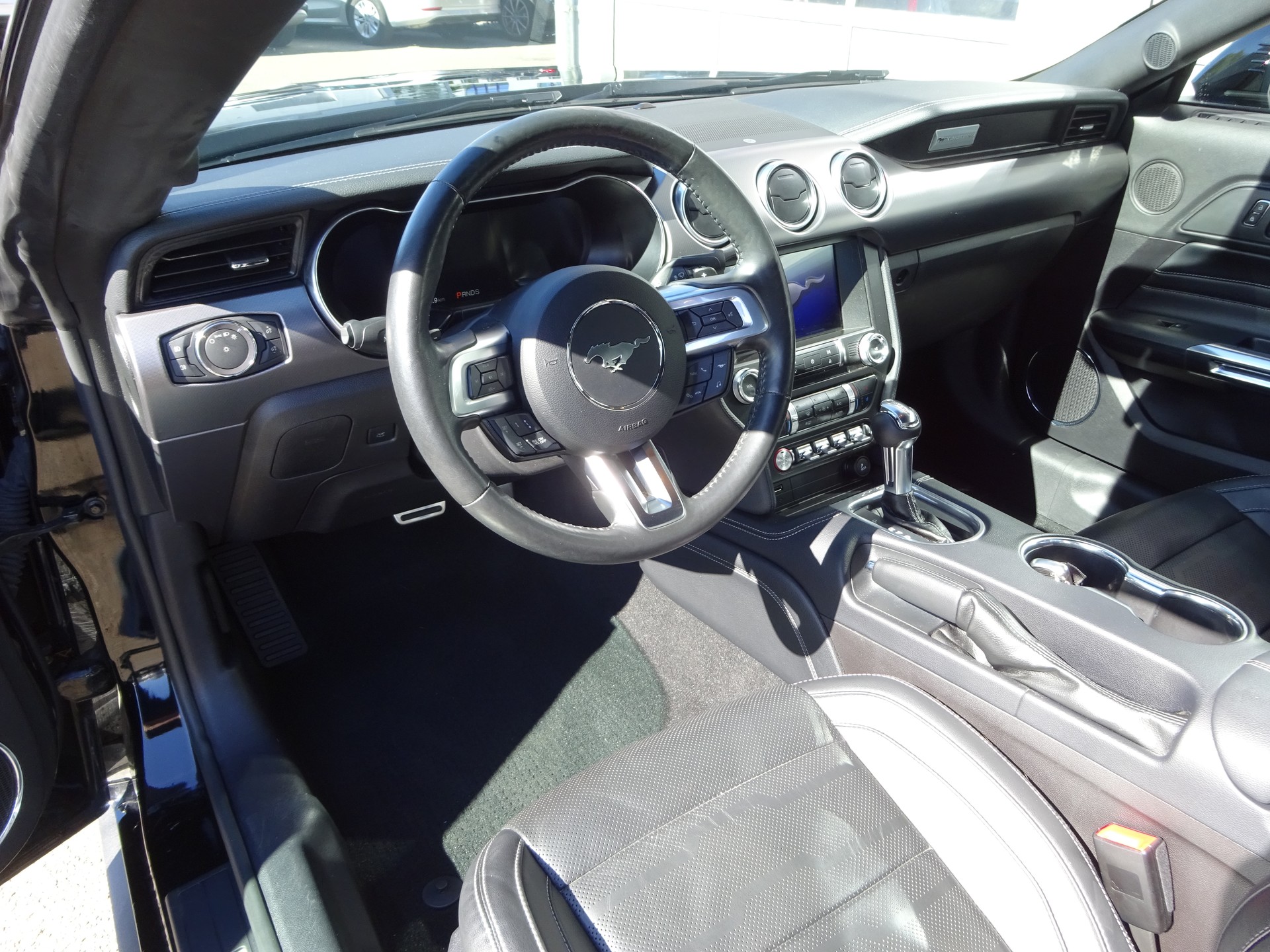 FORD Mustang Fastback 5.0 V8 GT Automat-image-7