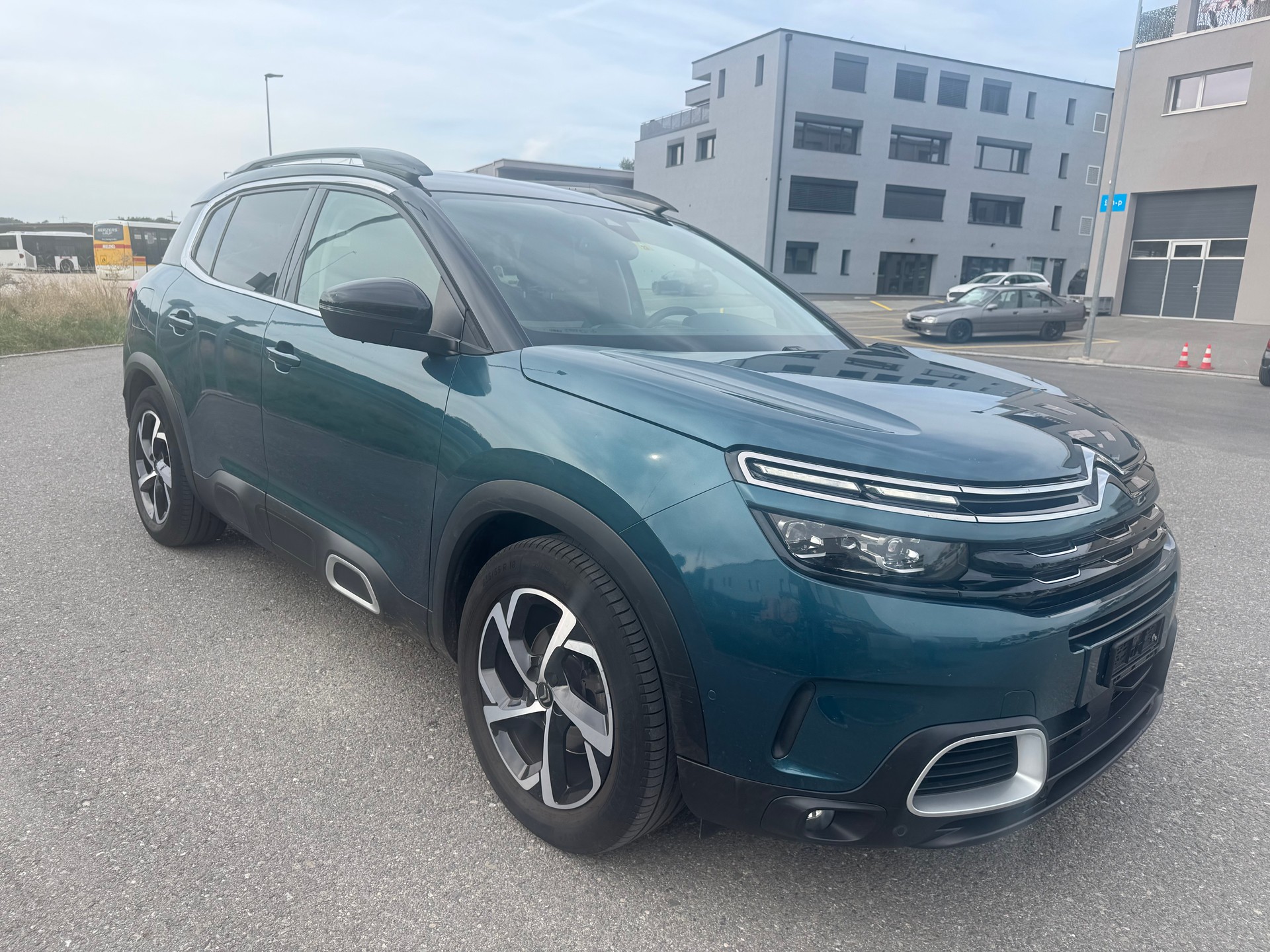CITROEN C5 Aircross 1.5 BlueHD Shine EAT8-image-2
