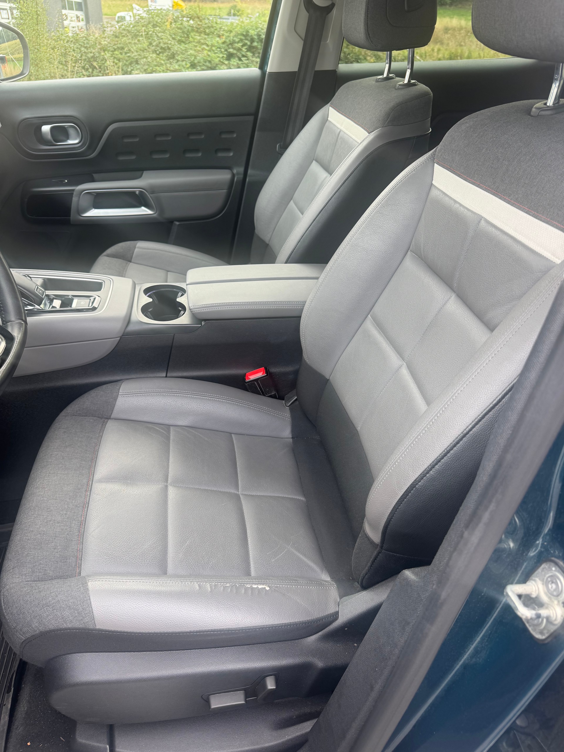 CITROEN C5 Aircross 1.5 BlueHD Shine EAT8-image-8