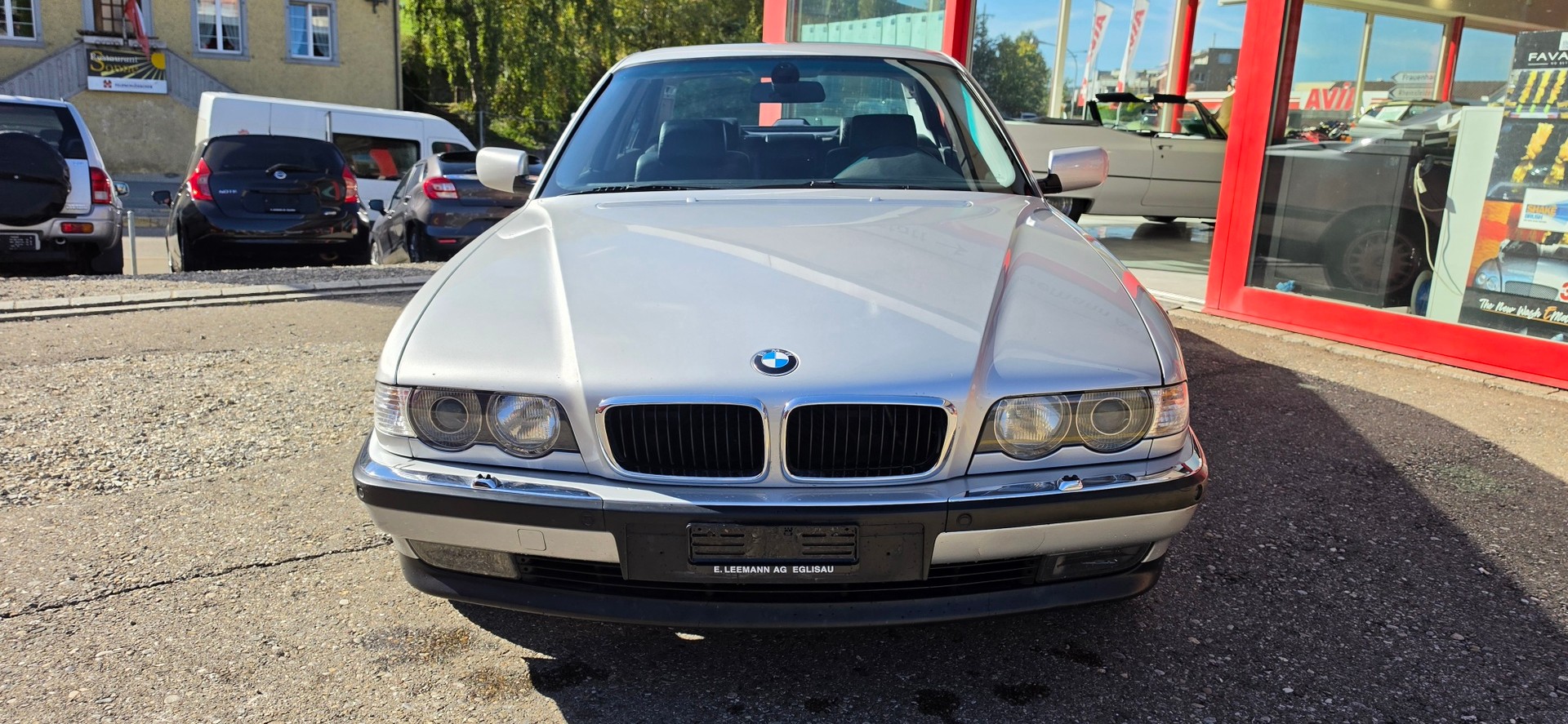 BMW 735i-image-7
