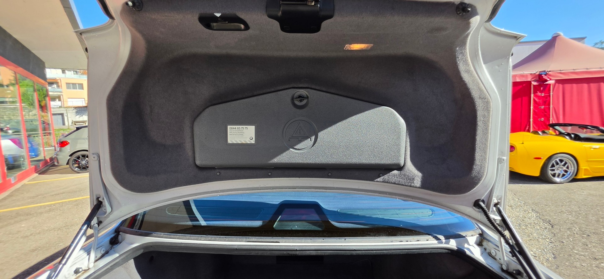 BMW 735i-image-27