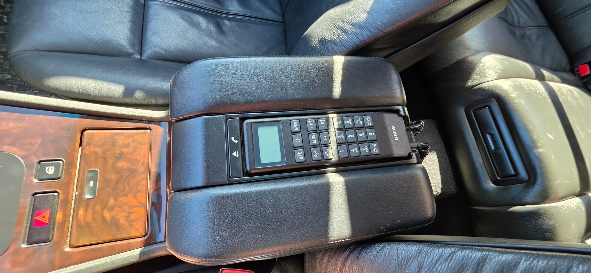 BMW 735i-image-17