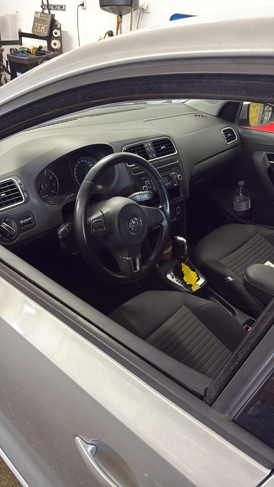 VW Polo 1.4 16V Comfortline DSG-image-2