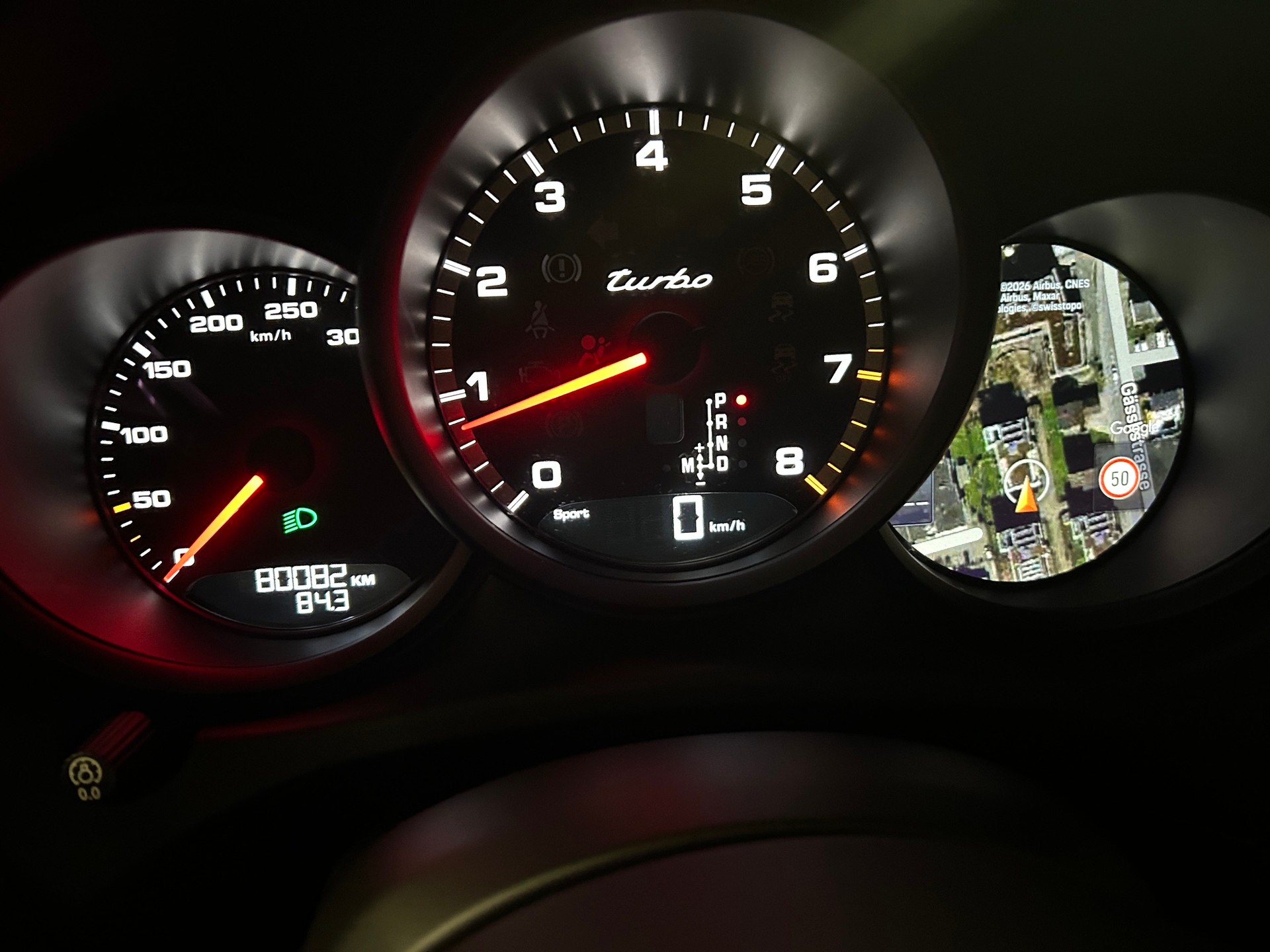 PORSCHE Macan Turbo PDK -Standheizung-Panoramaschiebedach-Sportchrono-Burmester Sound--image-13