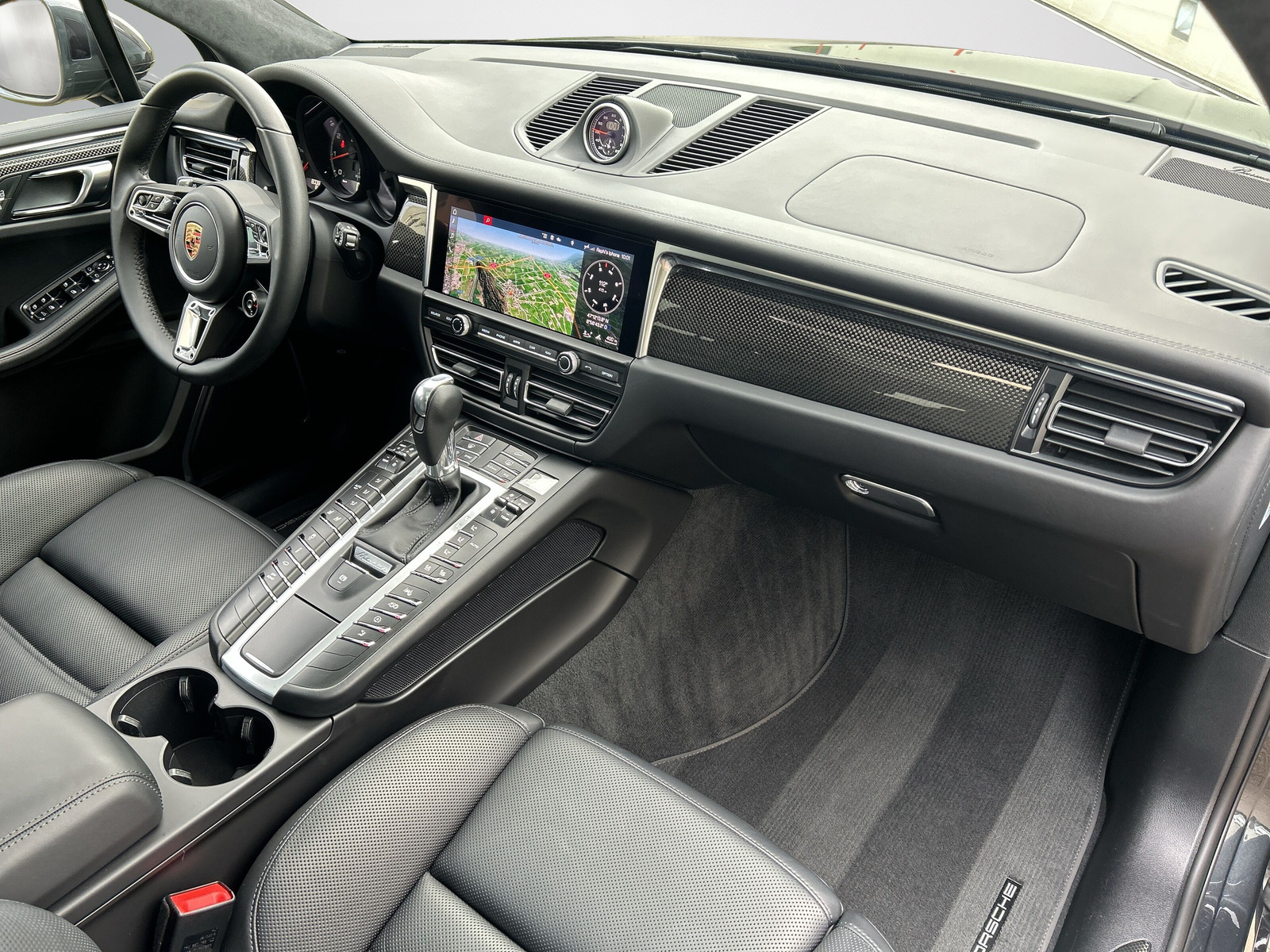 PORSCHE Macan Turbo PDK -Standheizung-Panoramaschiebedach-Sportchrono-Burmester Sound--image-7