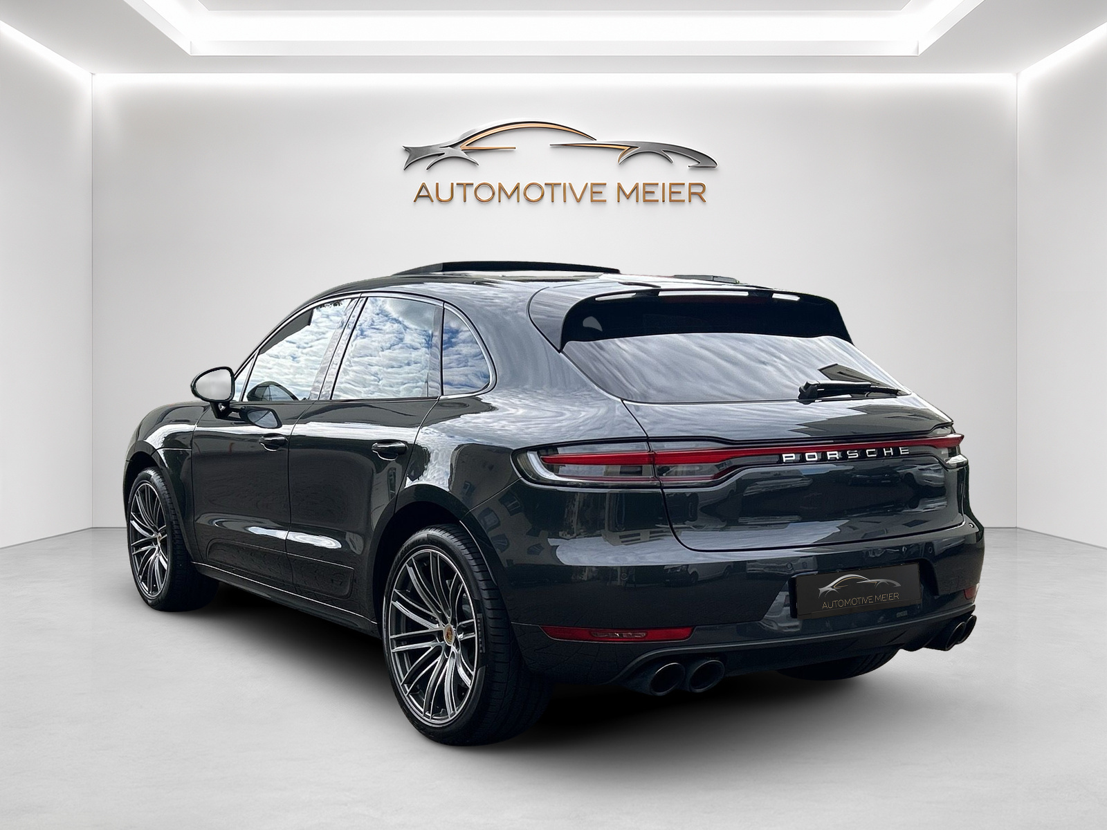 PORSCHE Macan Turbo PDK -Standheizung-Panoramaschiebedach-Sportchrono-Burmester Sound--image-2