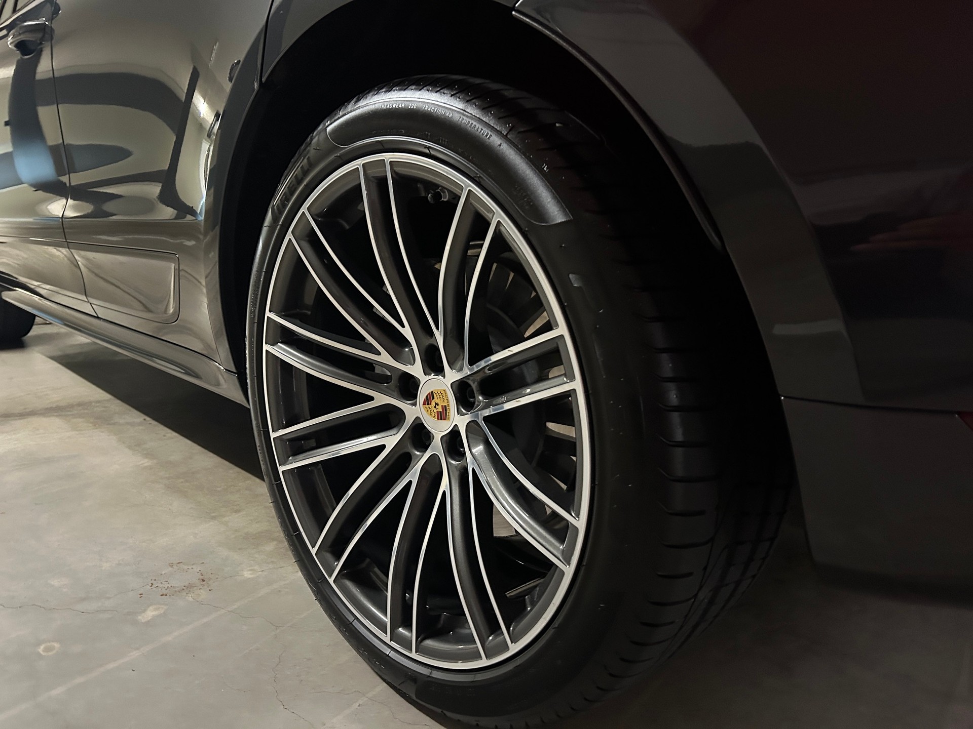 PORSCHE Macan Turbo PDK -Standheizung-Panoramaschiebedach-Sportchrono-Burmester Sound--image-26