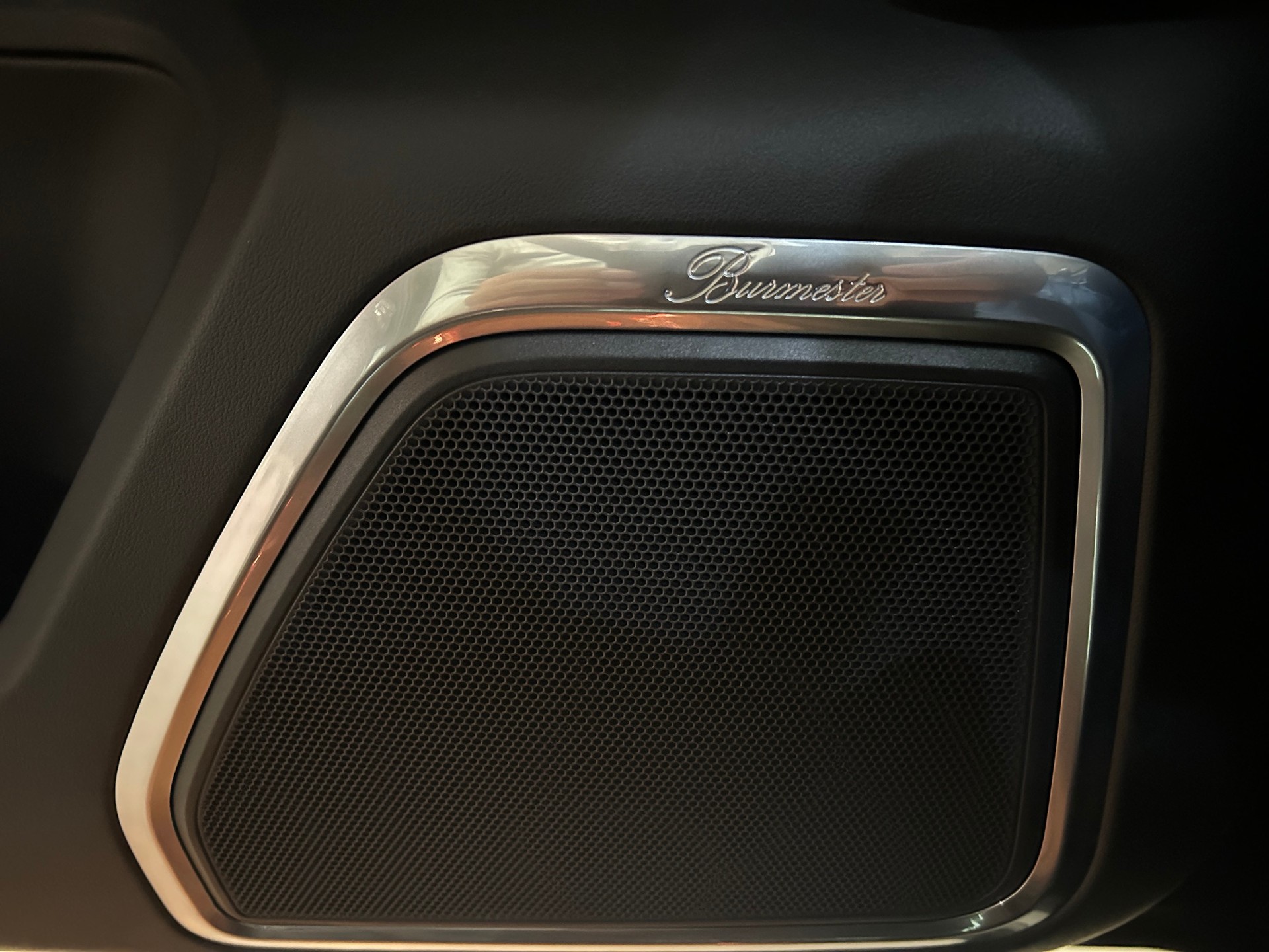 PORSCHE Macan Turbo PDK -Standheizung-Panoramaschiebedach-Sportchrono-Burmester Sound--image-12