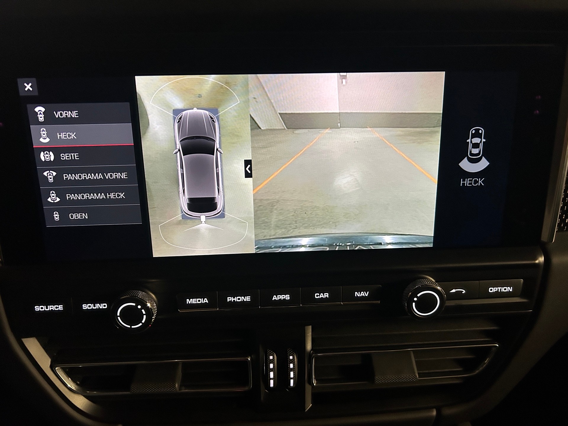 PORSCHE Macan Turbo PDK -Standheizung-Panoramaschiebedach-Sportchrono-Burmester Sound--image-18