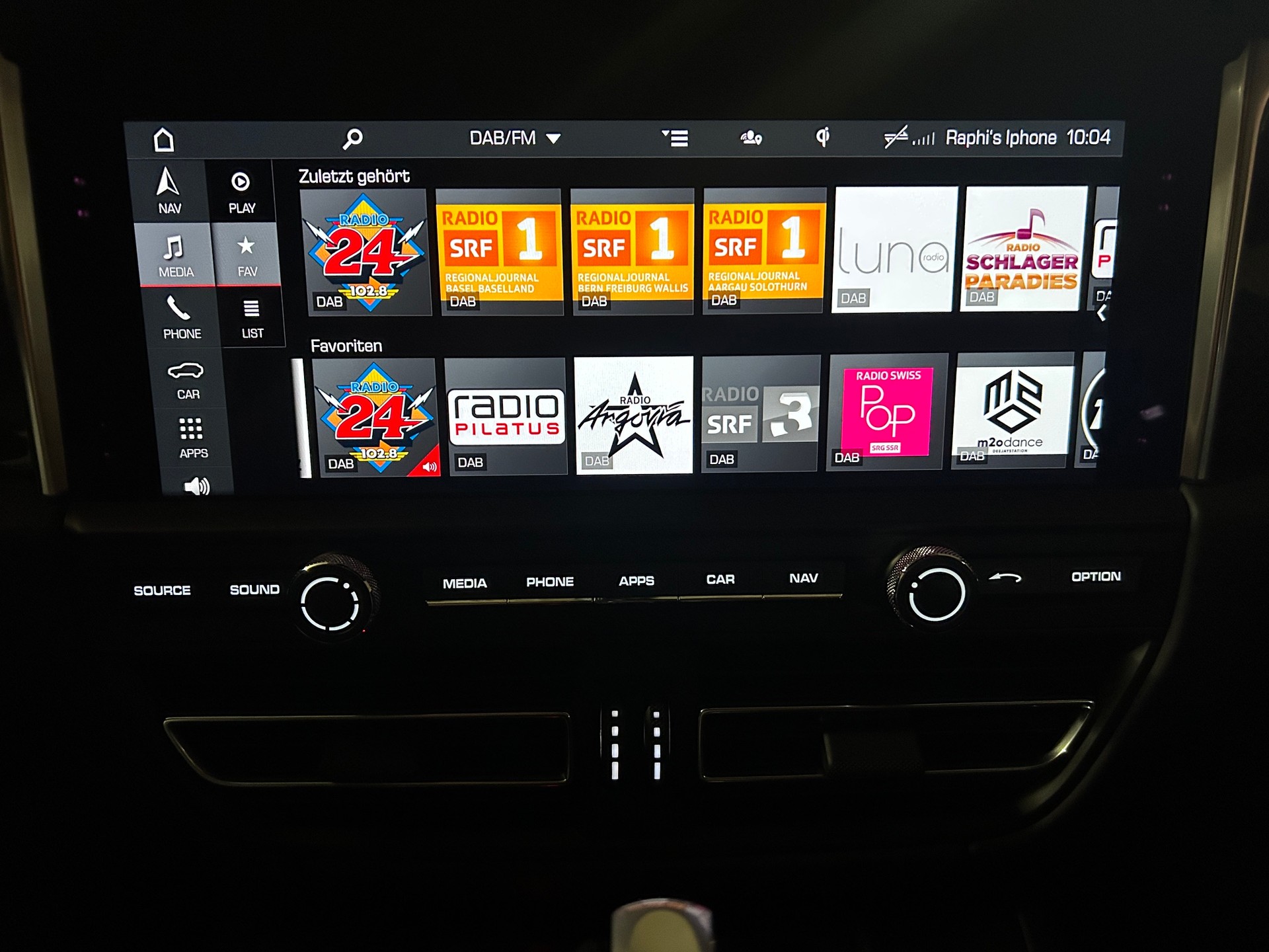 PORSCHE Macan Turbo PDK -Standheizung-Panoramaschiebedach-Sportchrono-Burmester Sound--image-21