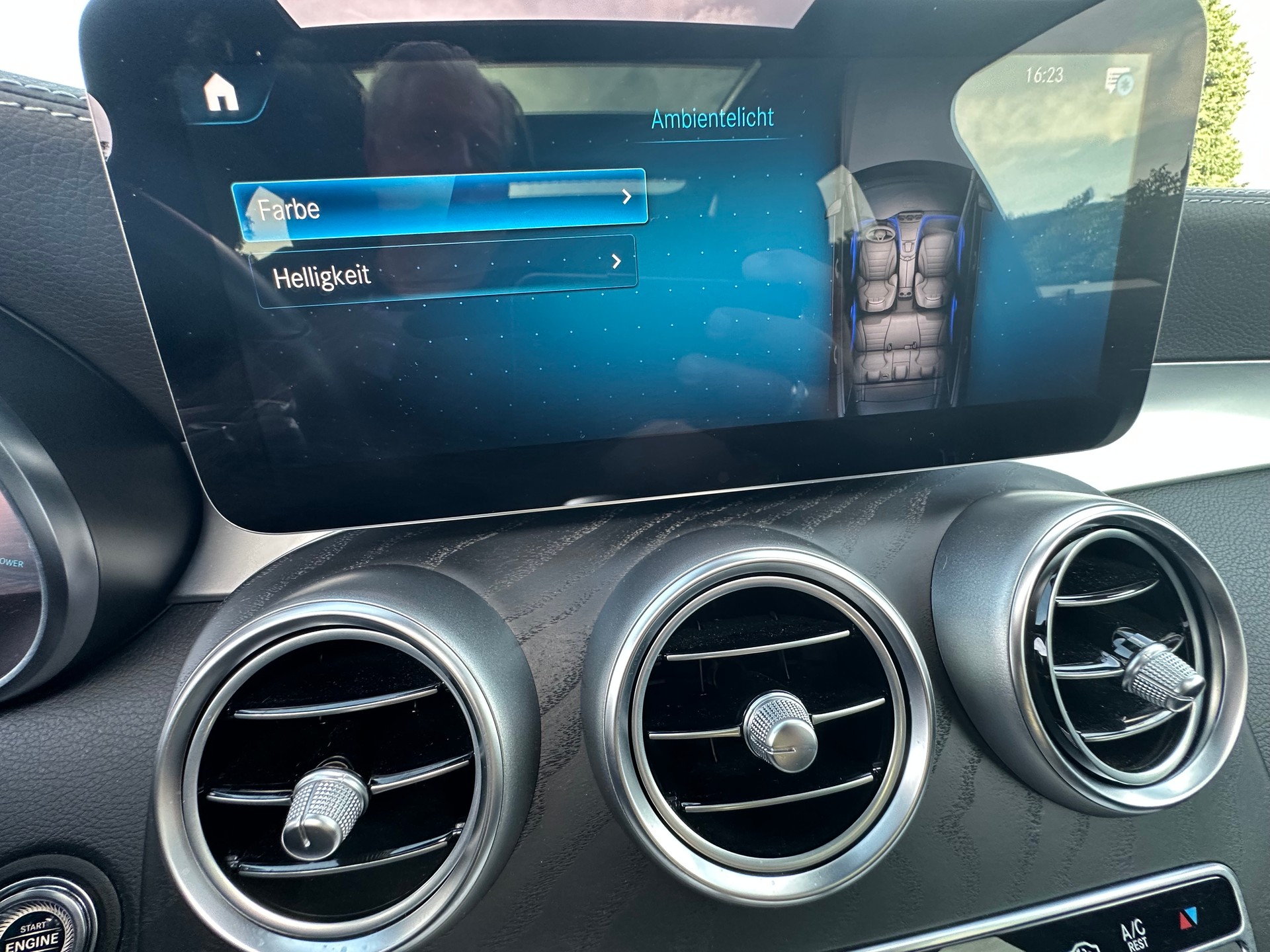 MERCEDES-BENZ GLC 300 AMG Line Plus 4Matic 9G-Tronic-image-17