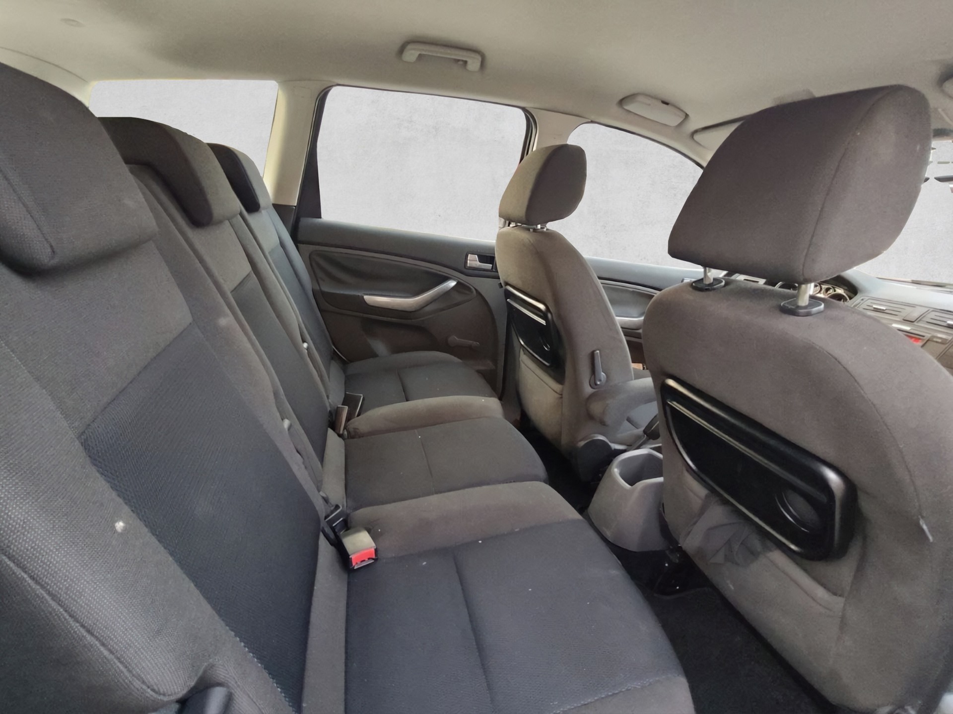 FORD C-Max 1.8 16V Titanium-image-10