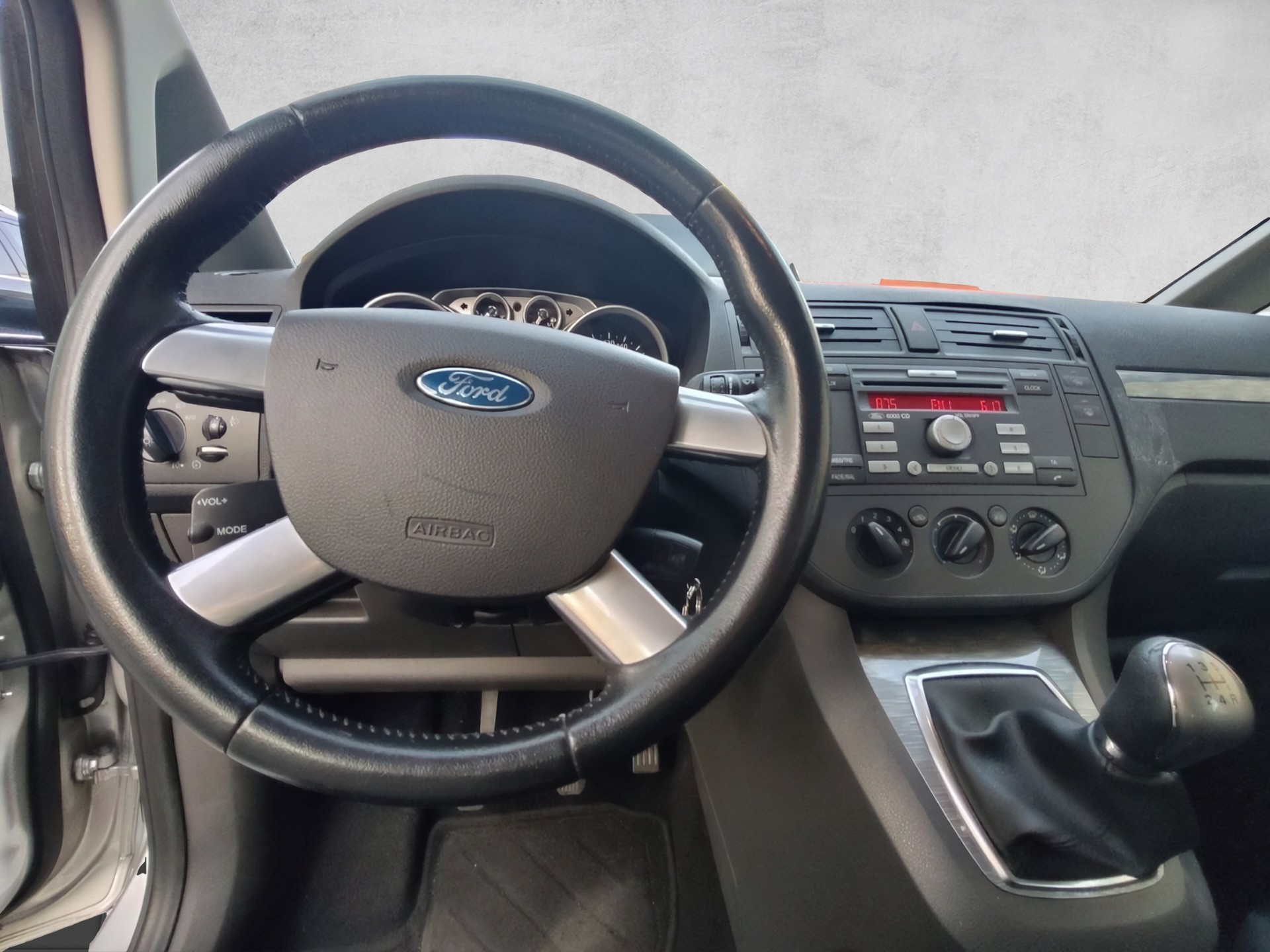 FORD C-Max 1.8 16V Titanium-image-8
